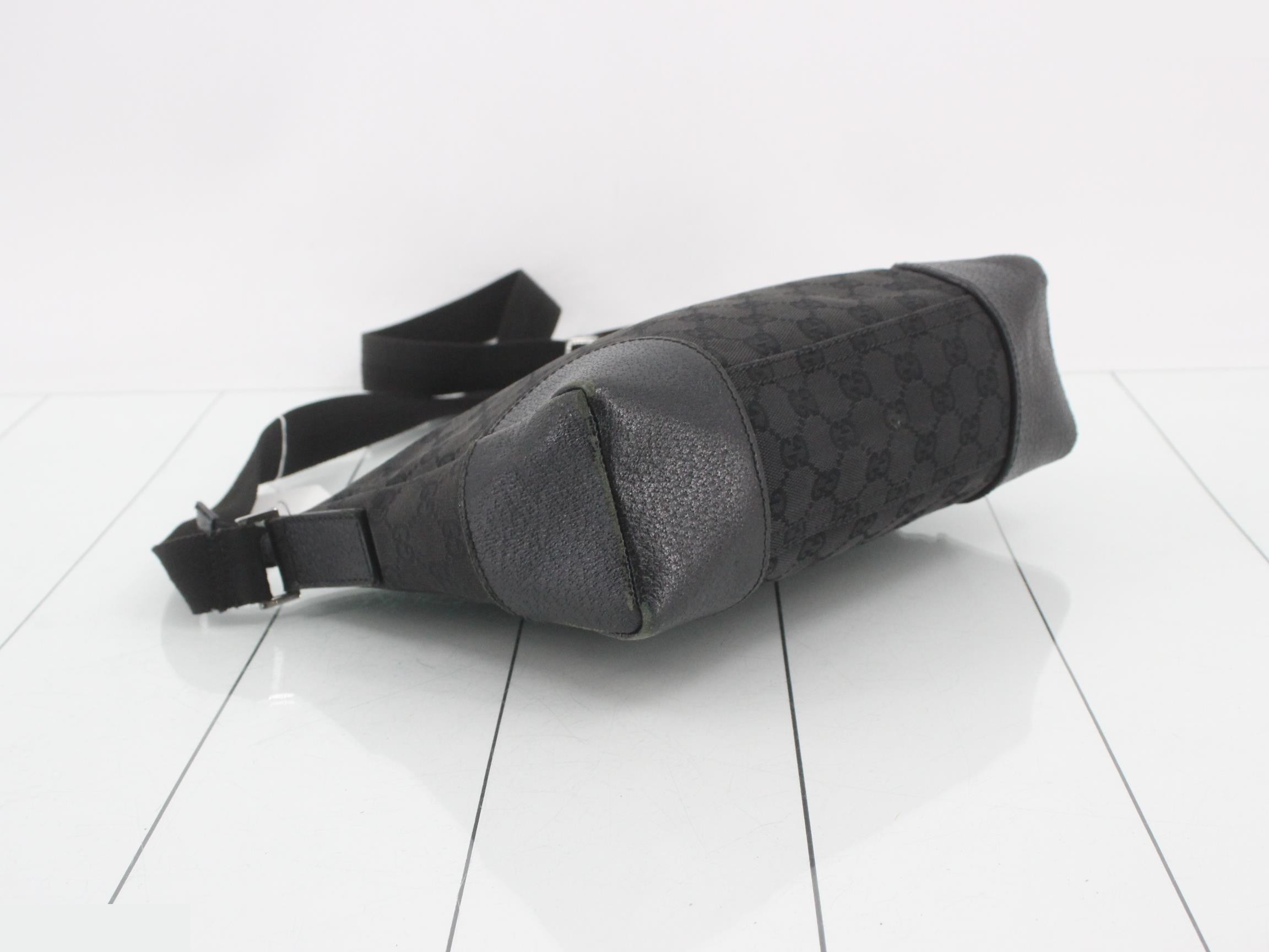GG Canvas Shoulder Bag — view 5