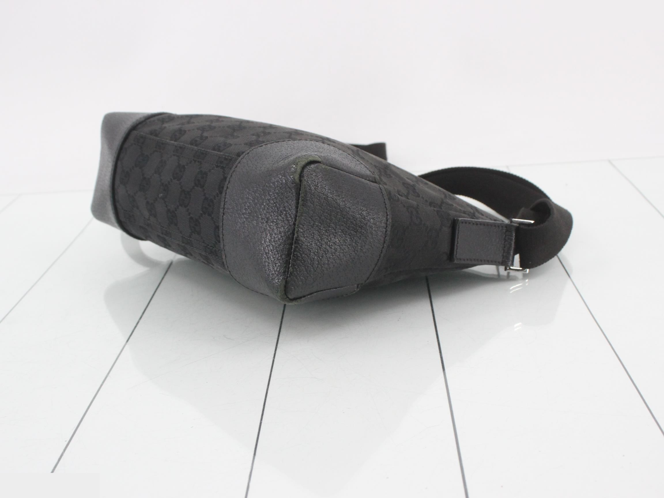 GG Canvas Shoulder Bag — view 6