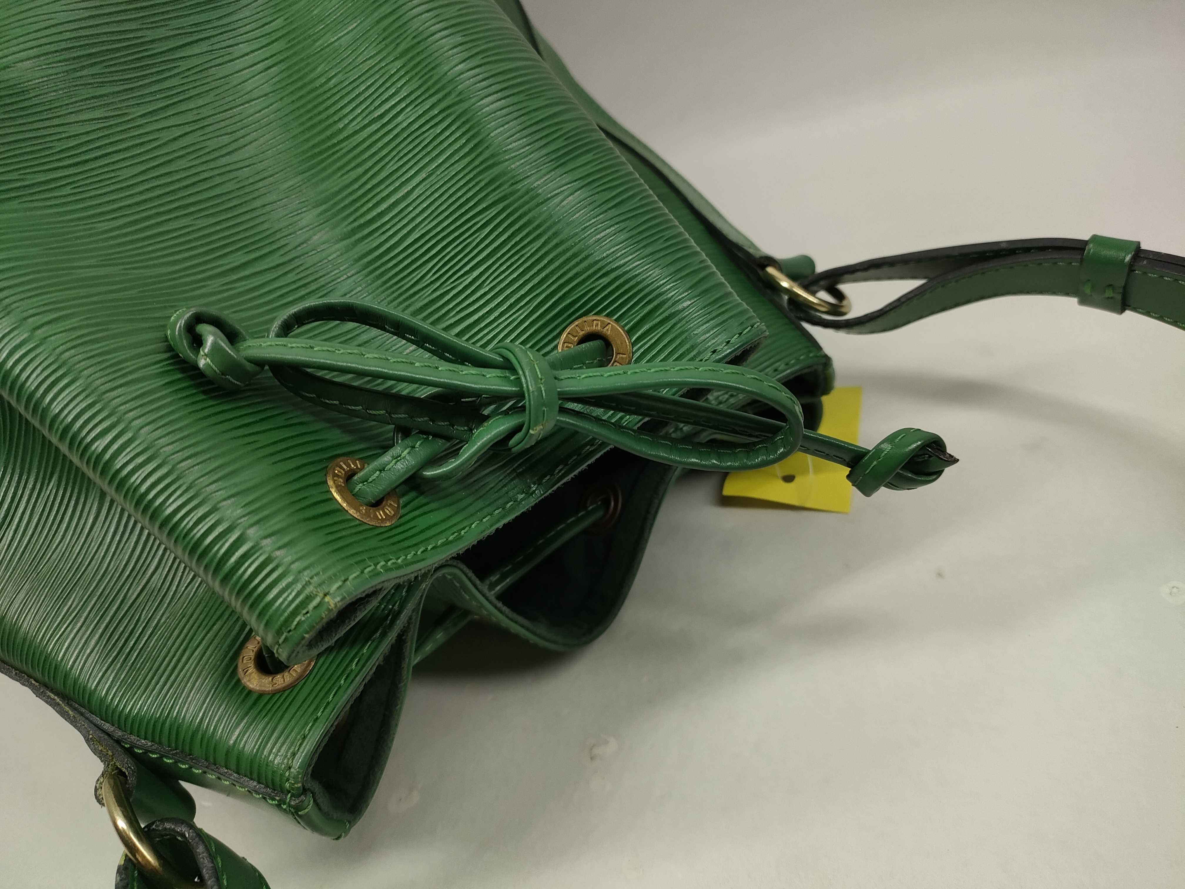 Epi Petit Noé Shoulder Bag — view 9
