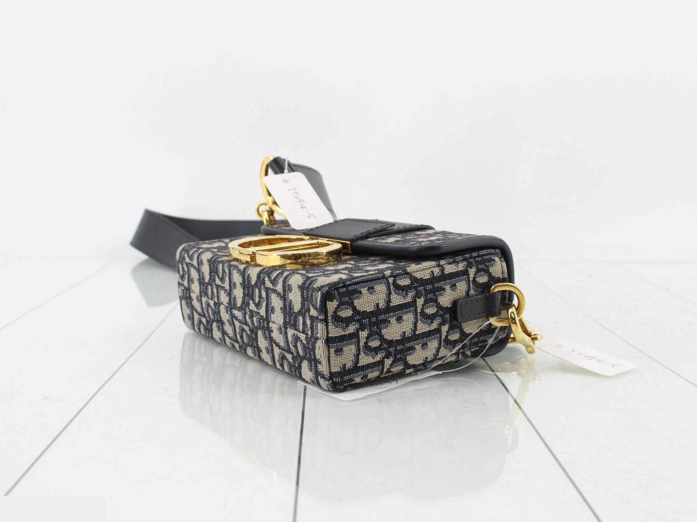 Montaigne 30 Oblique Canvas Shoulder Bag — view 6