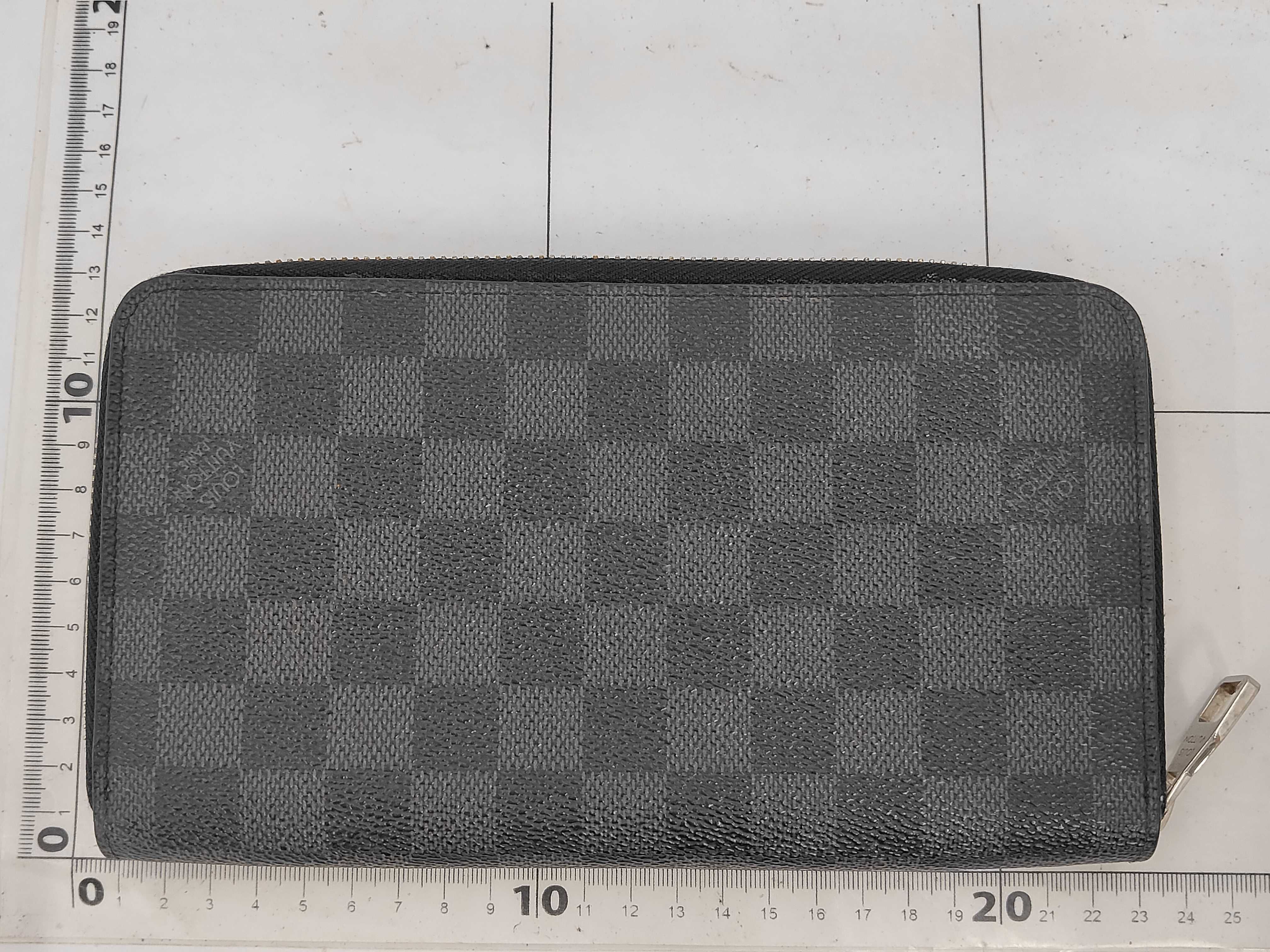 LV Damier Graphite Wallet — view 2