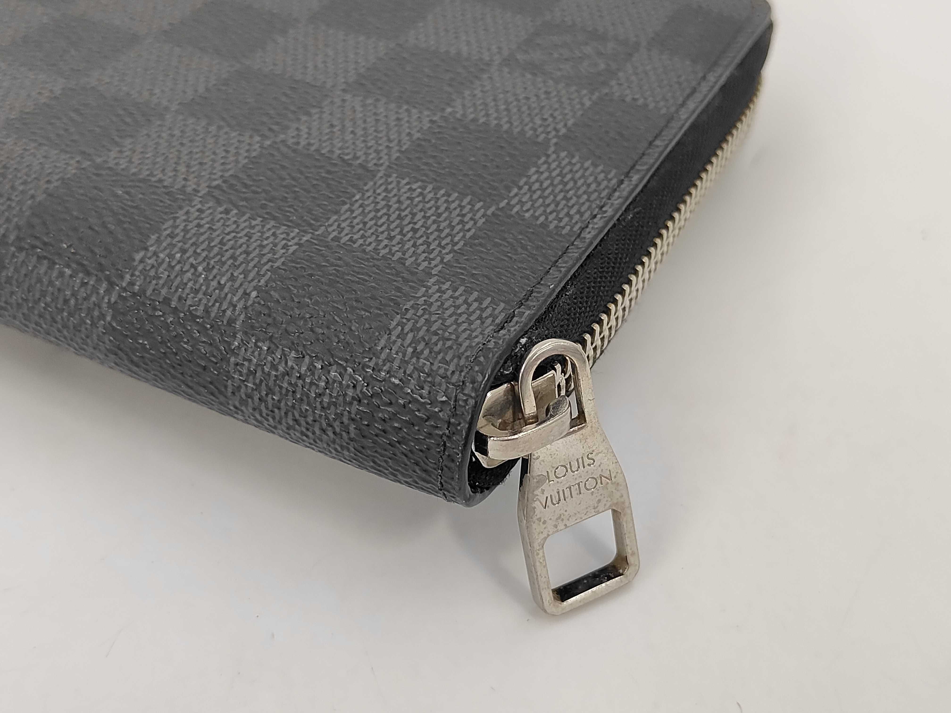 LV Damier Graphite Wallet — view 3