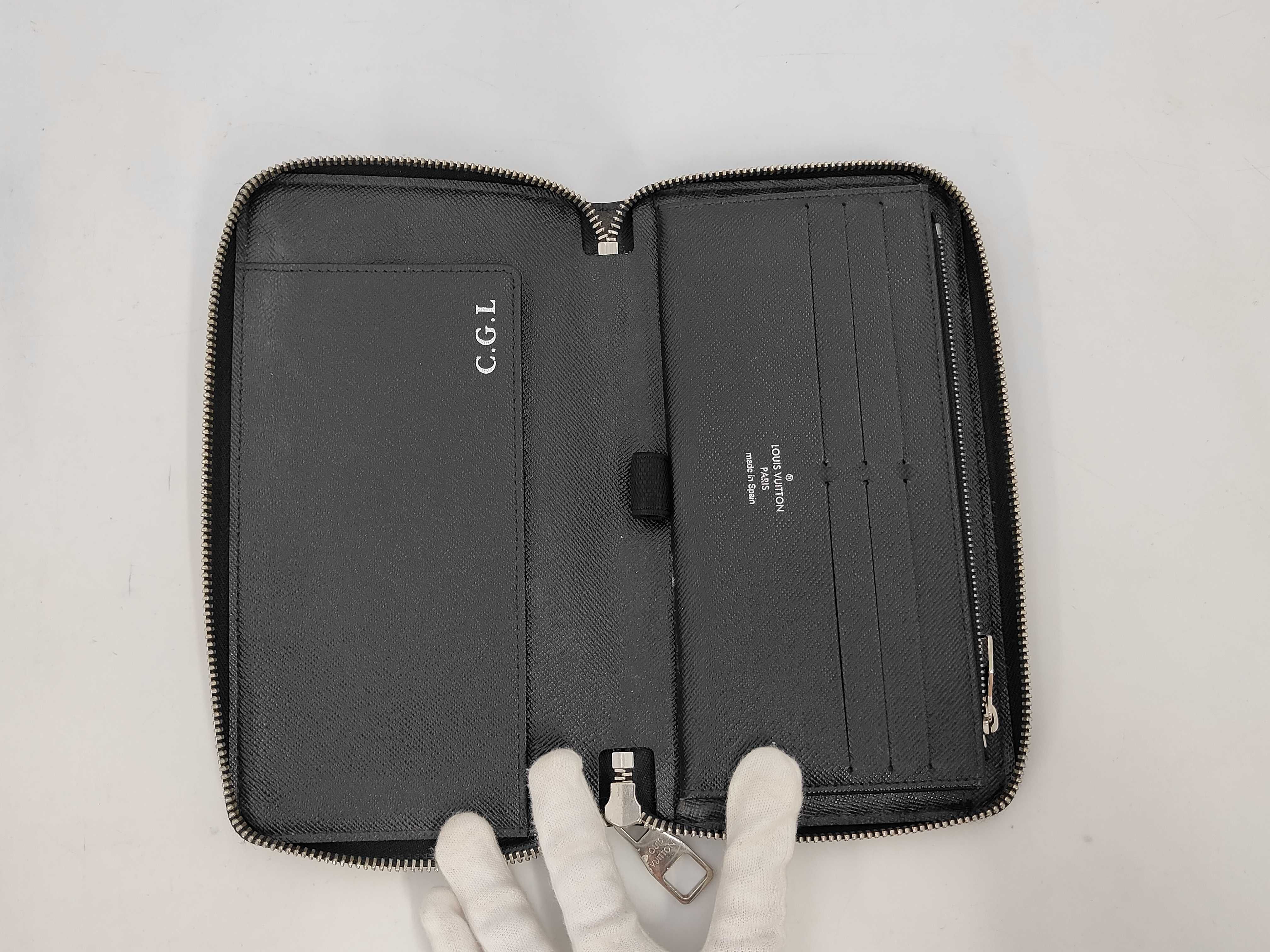 LV Damier Graphite Wallet — view 4
