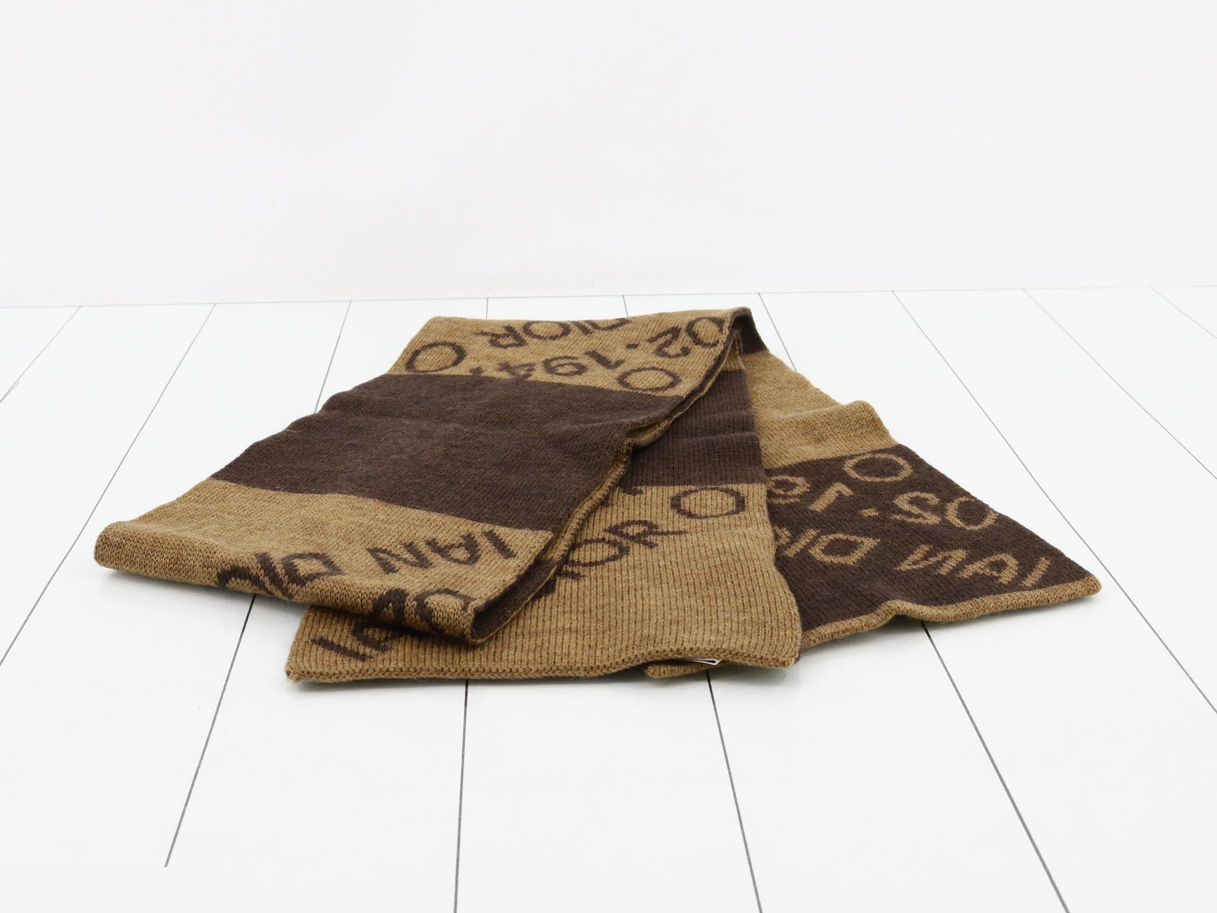 scarf — view 3
