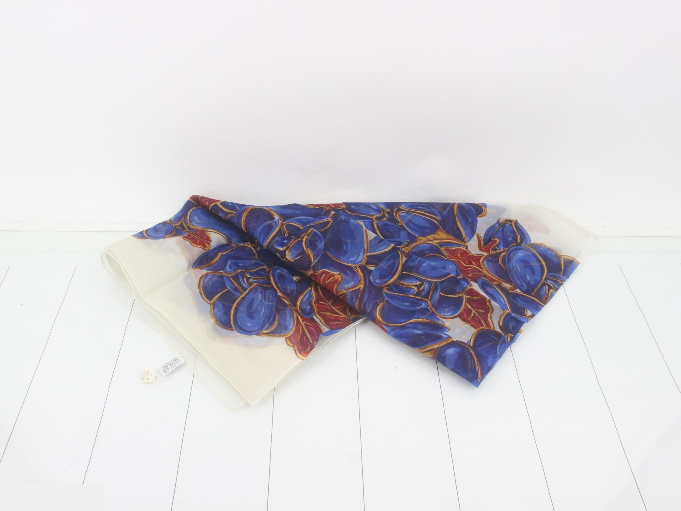 scarf — view 3