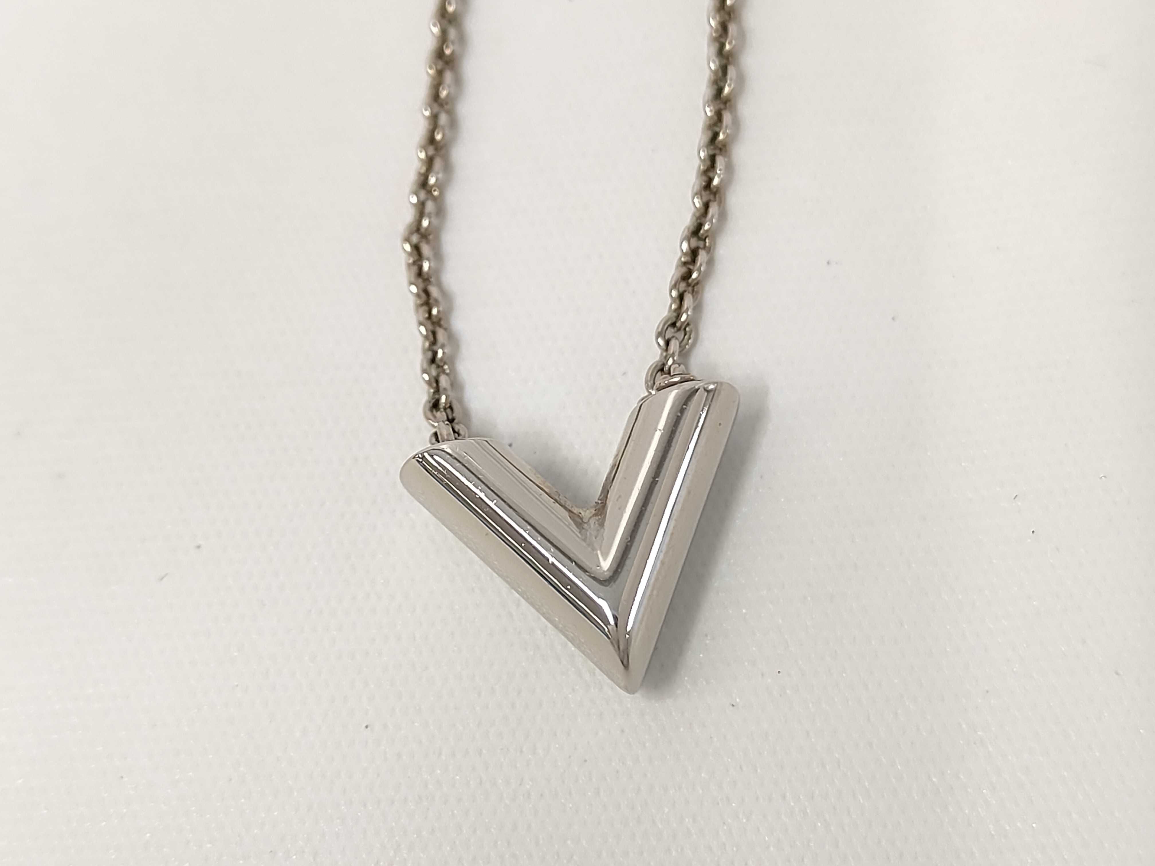 Essential V Silver Necklace — view 2