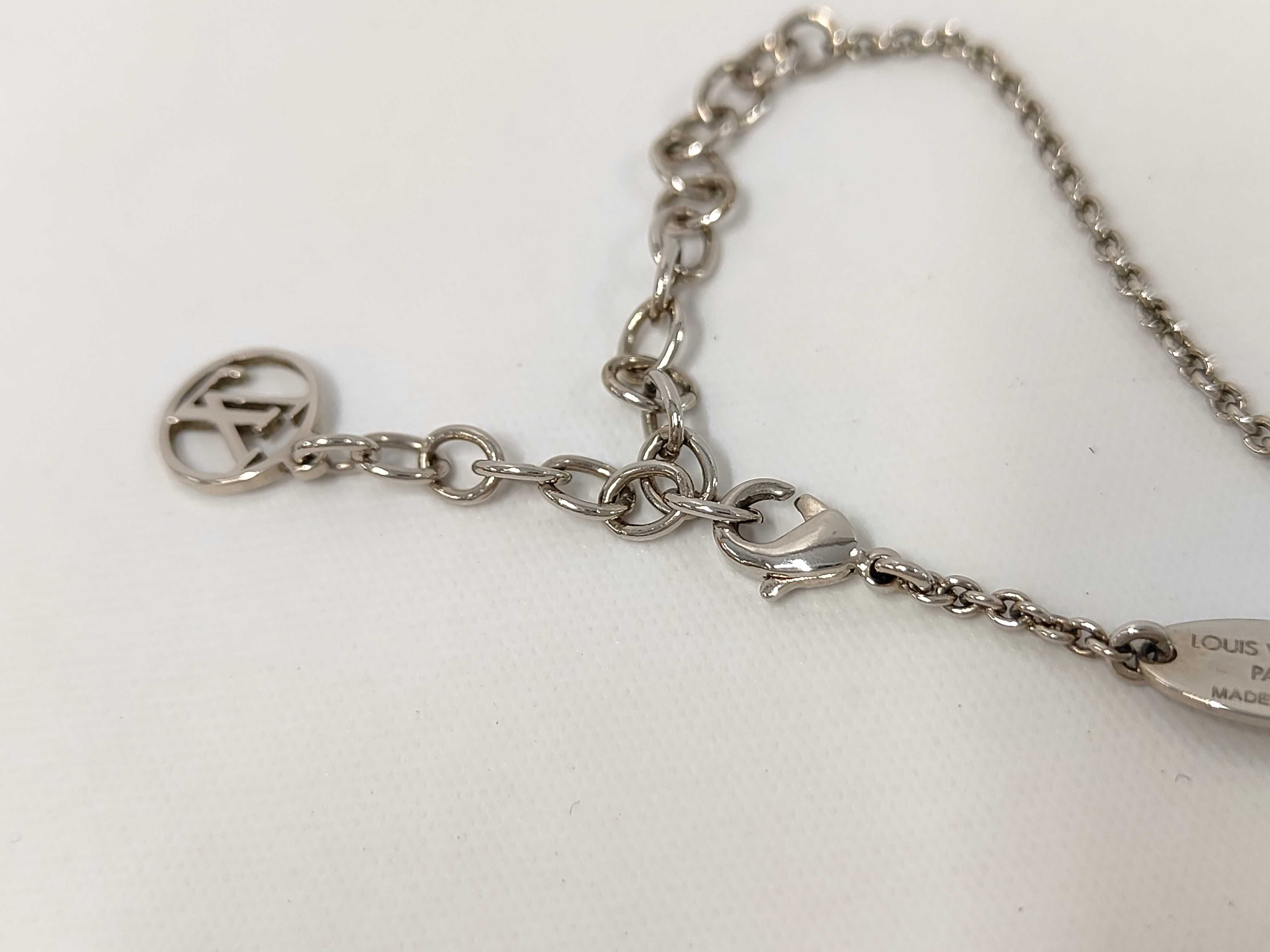 Essential V Silver Necklace — view 6