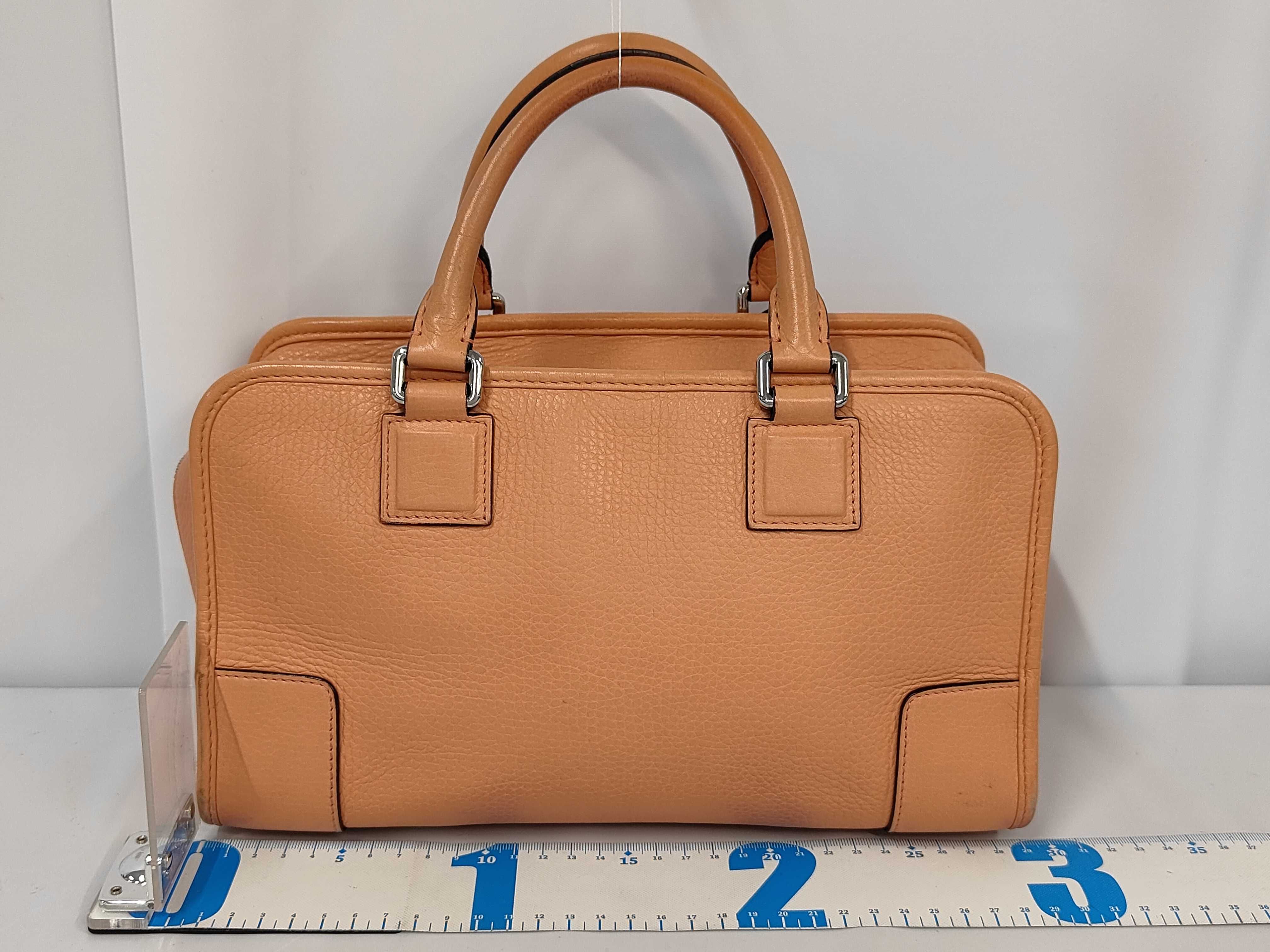 Leather Amazona 28 Limited Edition Handbag, Salmon Pink, with Padlock and 2 Keys. — view 2