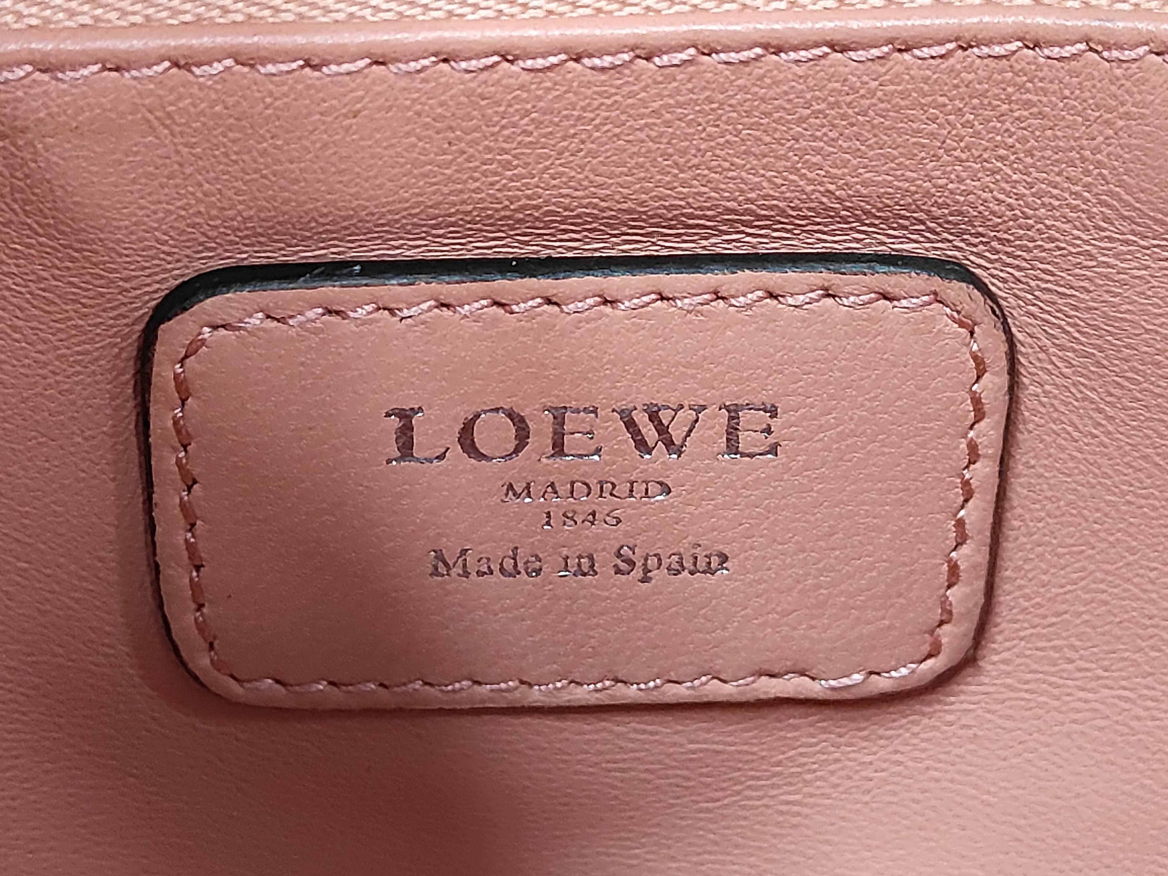 Leather Amazona 28 Limited Edition Handbag, Salmon Pink, with Padlock and 2 Keys. — view 9