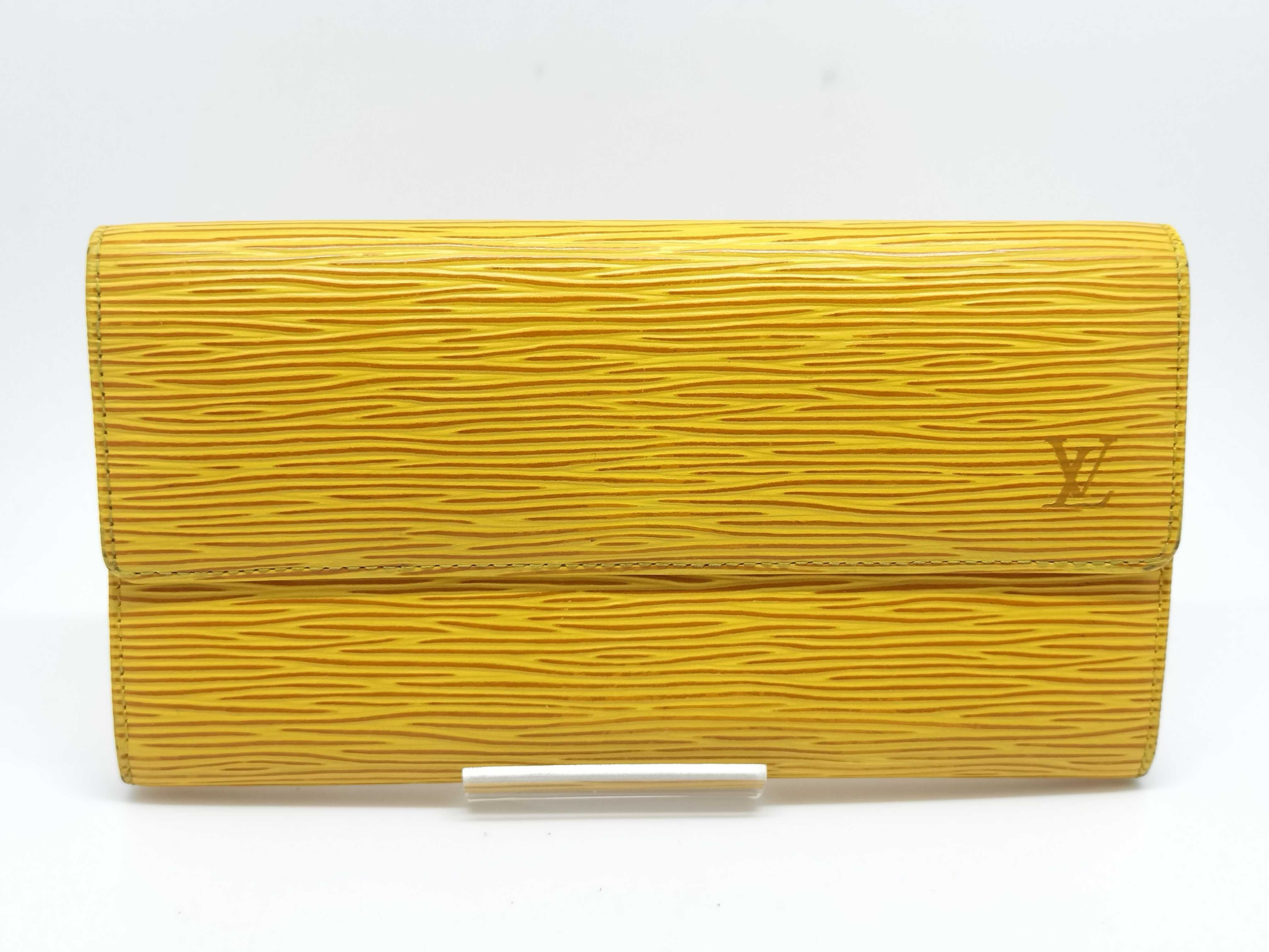 Epi Leather / Pochette Portemonnaie Credit / M63579 Wallet