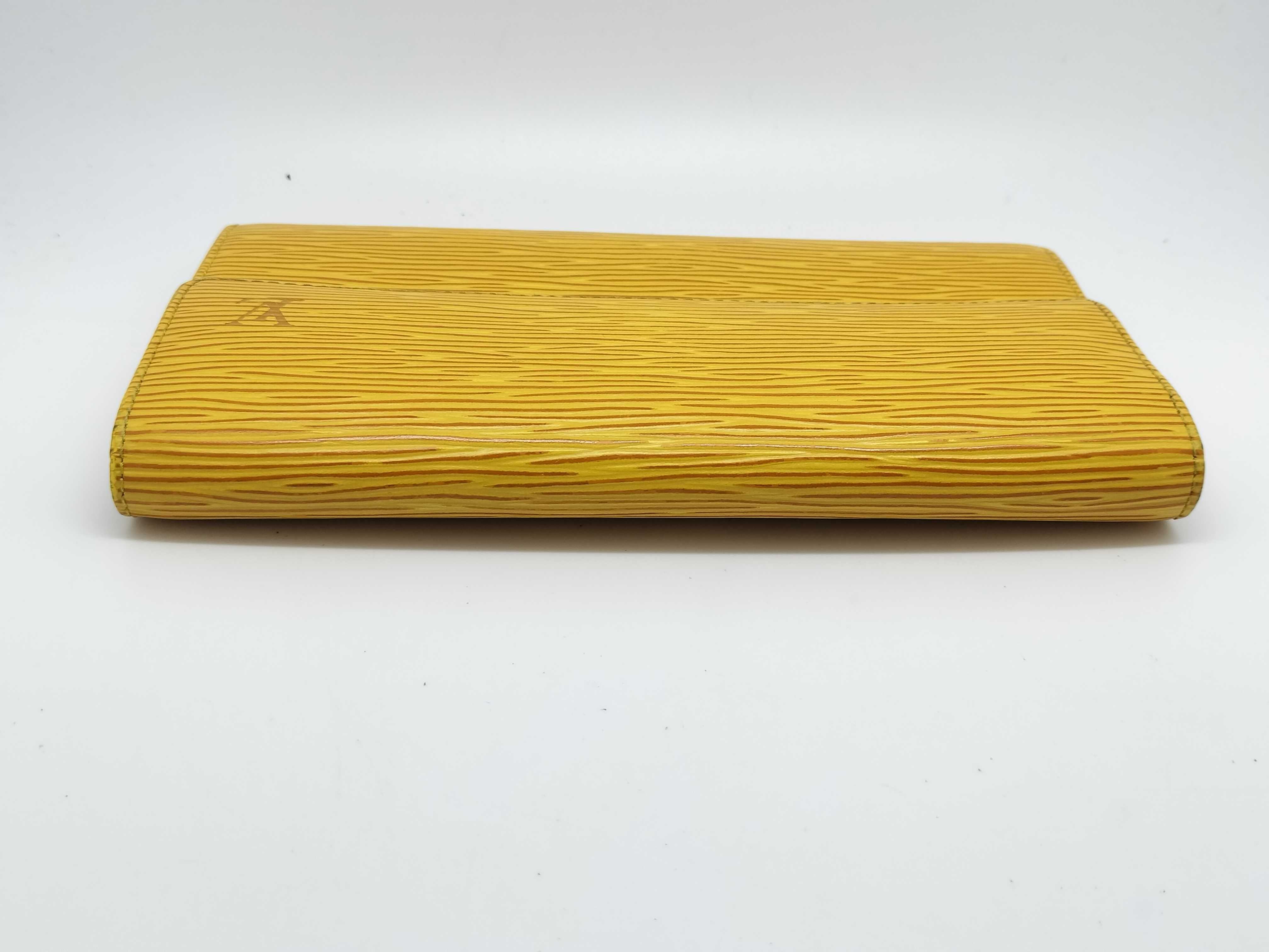 Epi Leather / Pochette Portemonnaie Credit / M63579 Wallet — view 6
