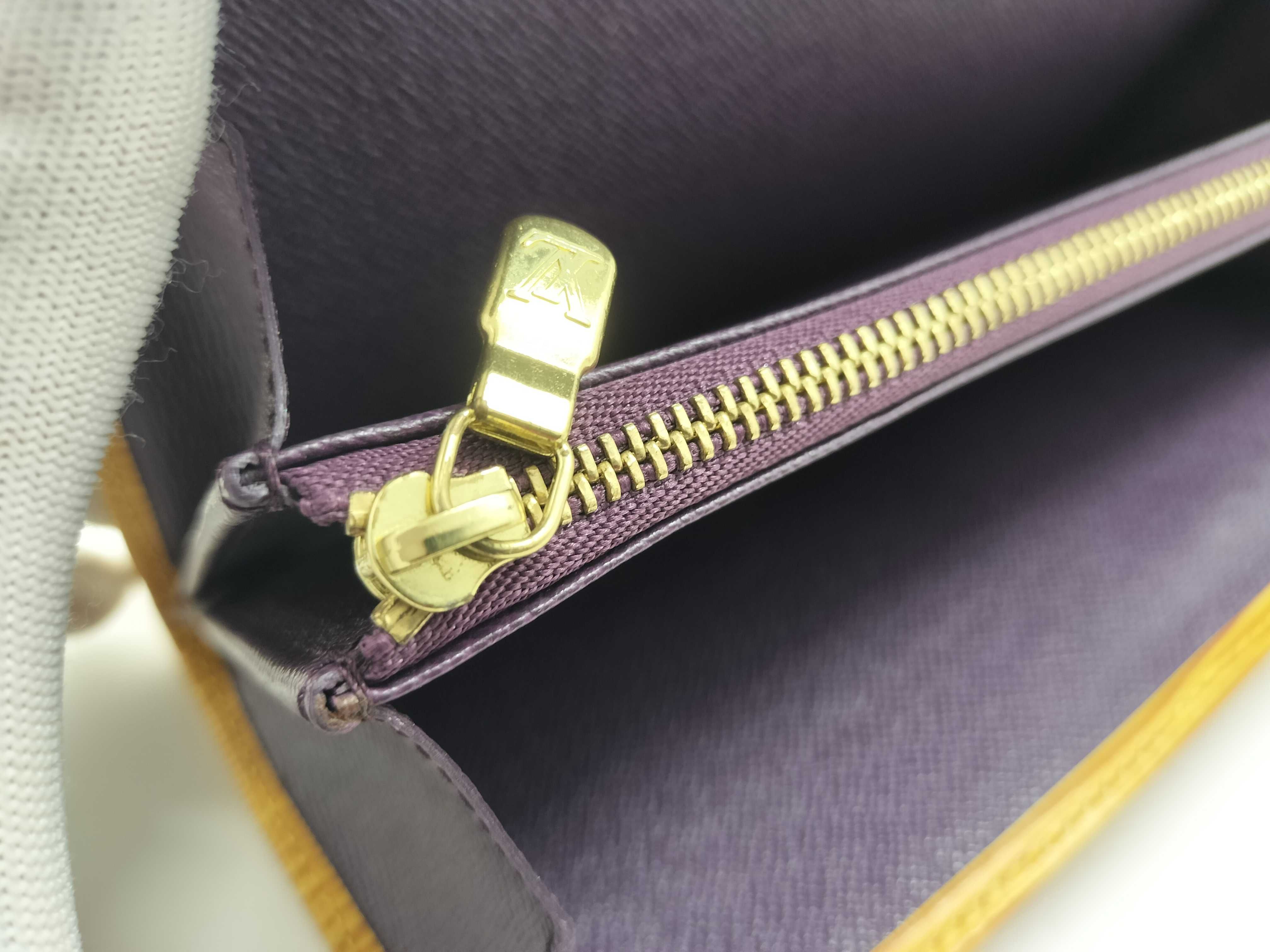Epi Leather / Pochette Portemonnaie Credit / M63579 Wallet — view 9