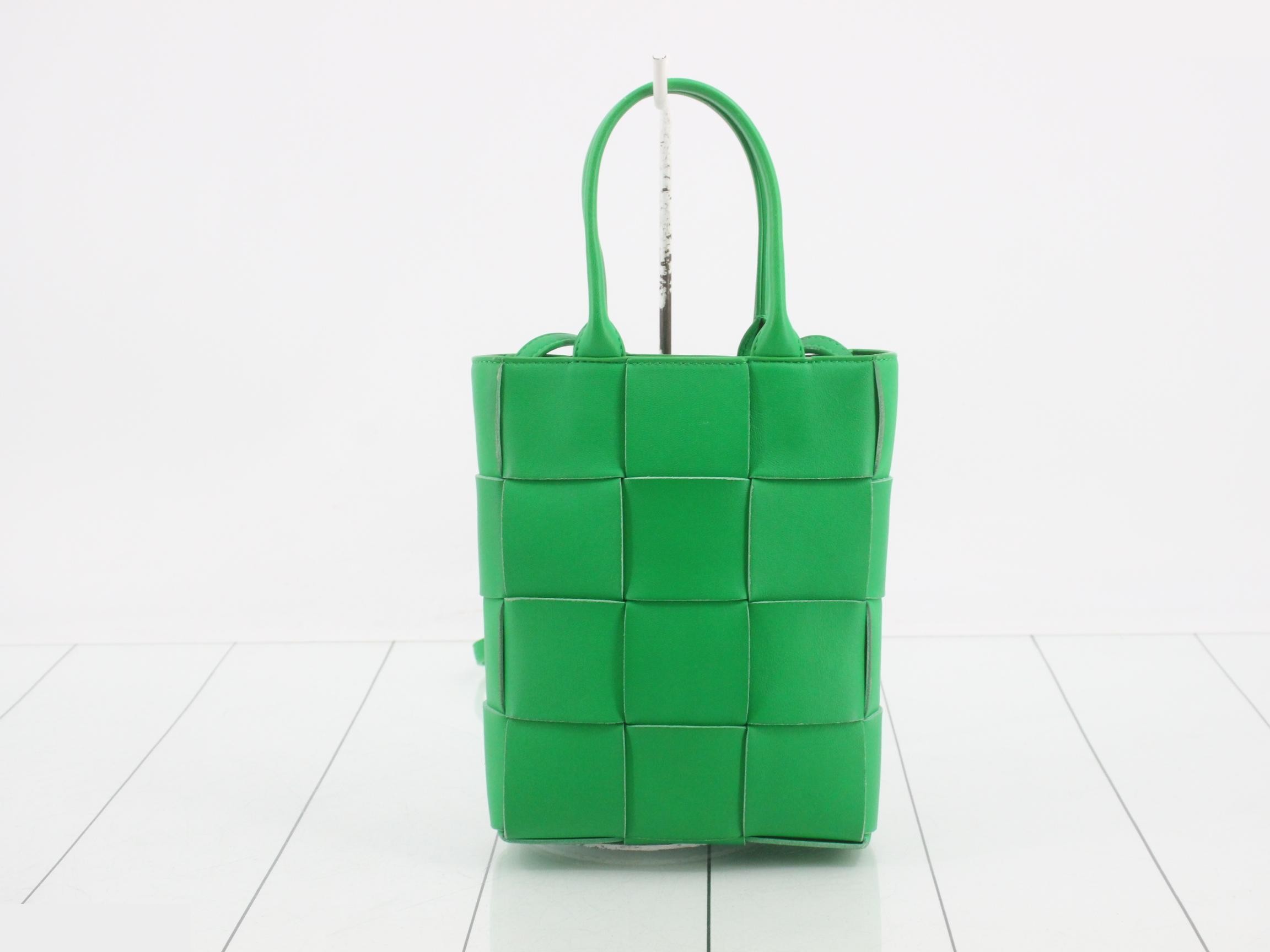 Intrecciato (bag) / Handbag — view 2