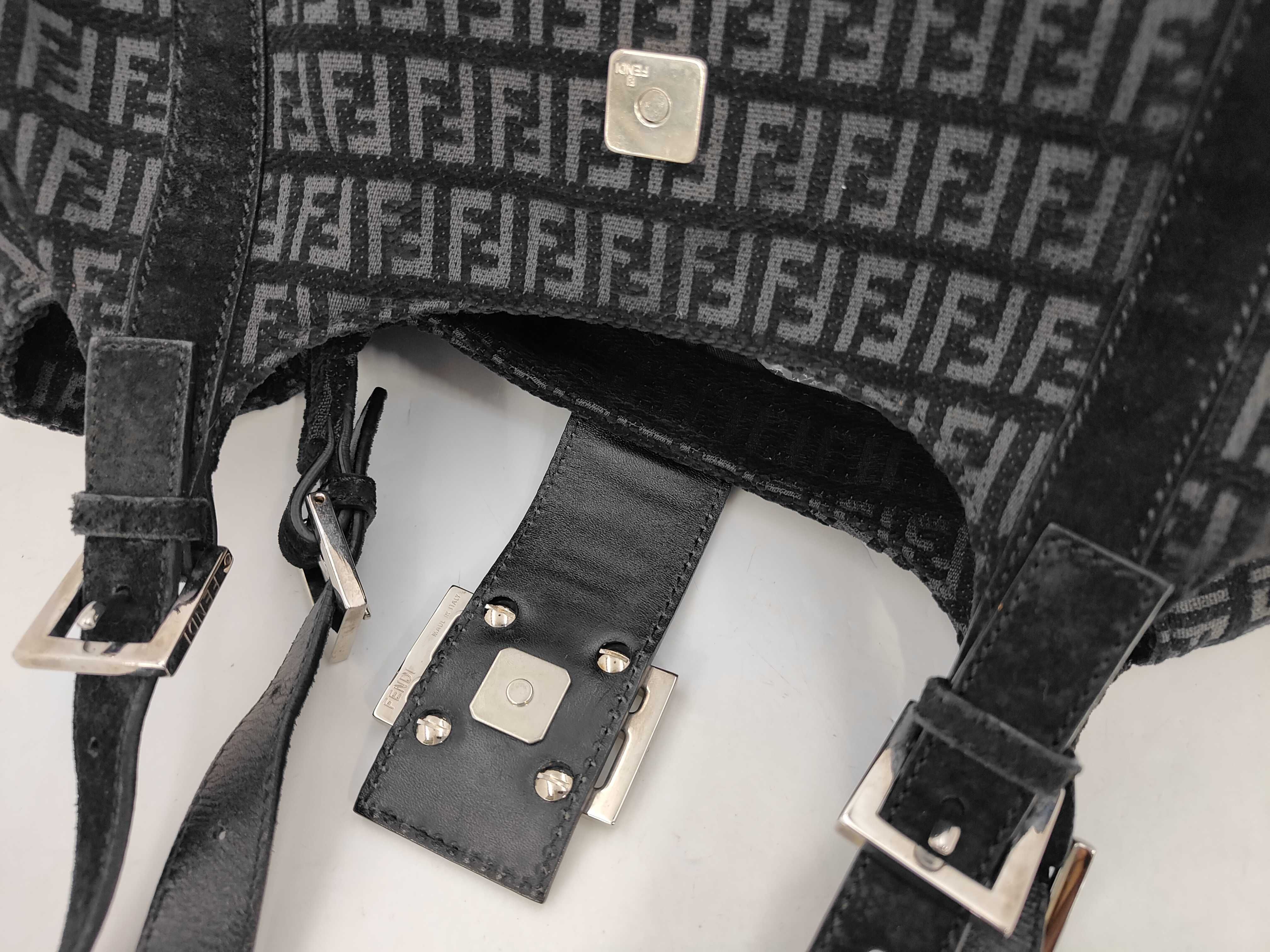Mamma Bucket Velour Zucchino One-Shoulder Bag — view 8