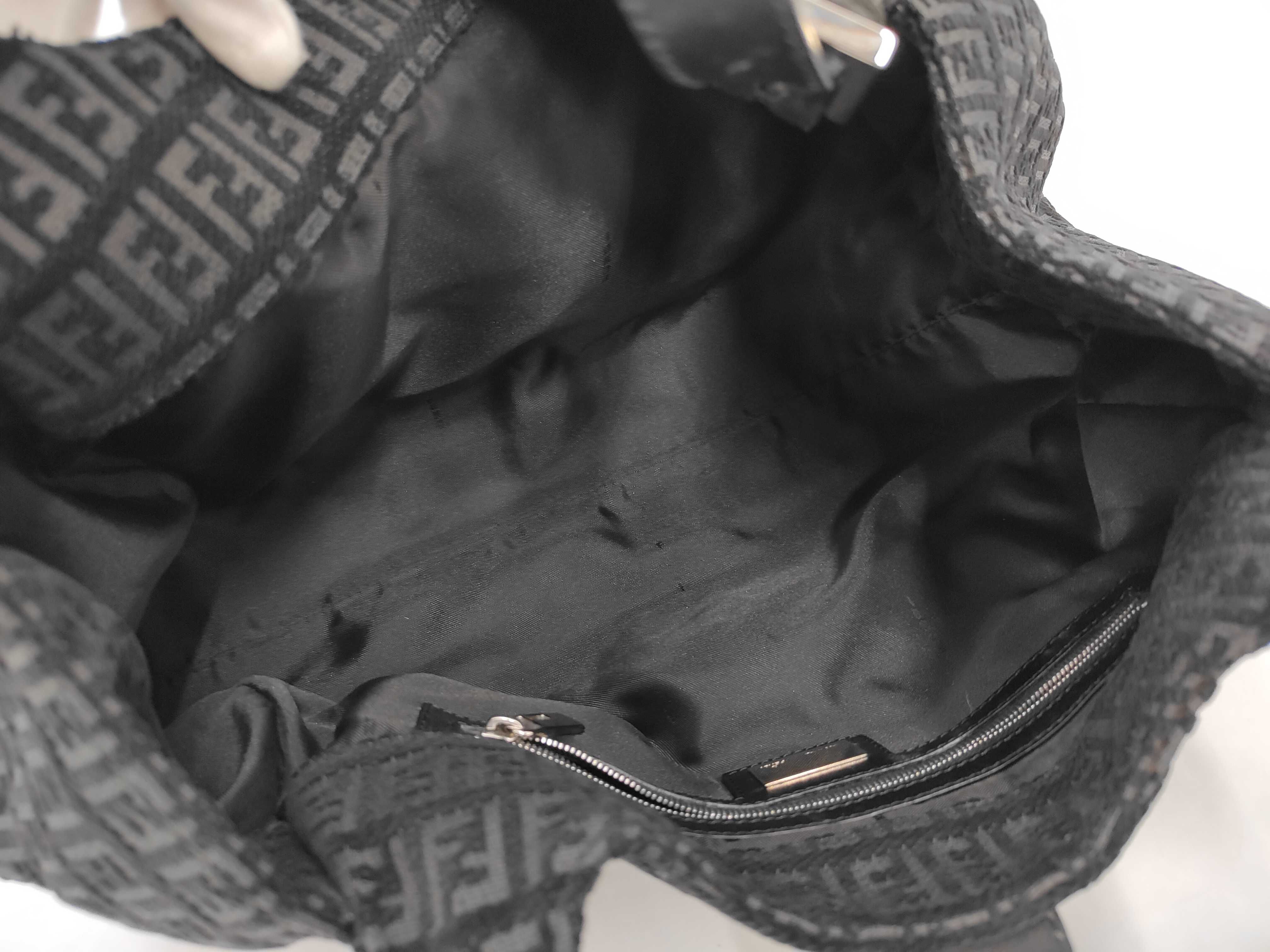 Mamma Bucket Velour Zucchino One-Shoulder Bag — view 9