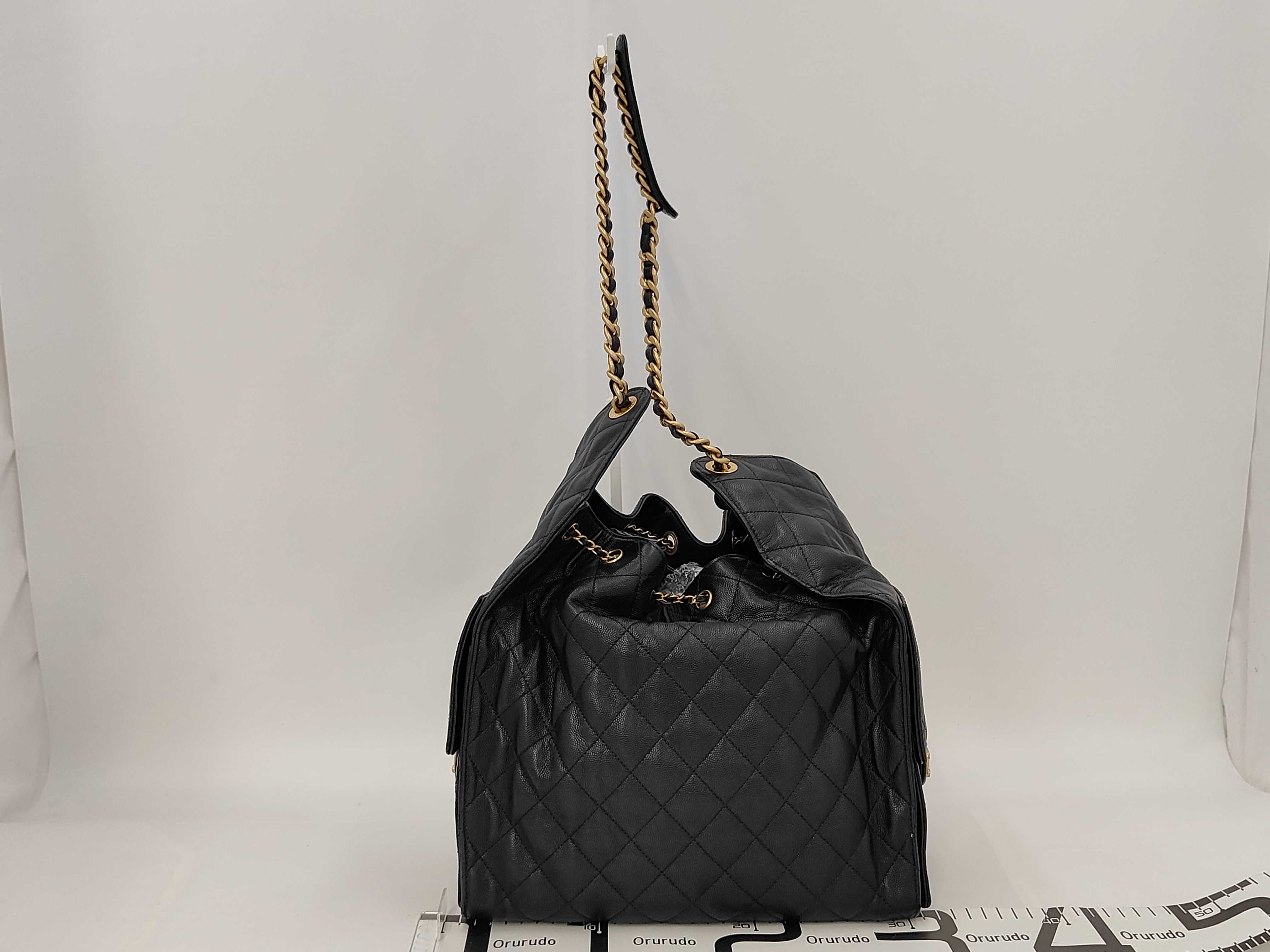 25 Small Random Serial Number Caviar Black Gold Hardware Shoulder Bag — view 2