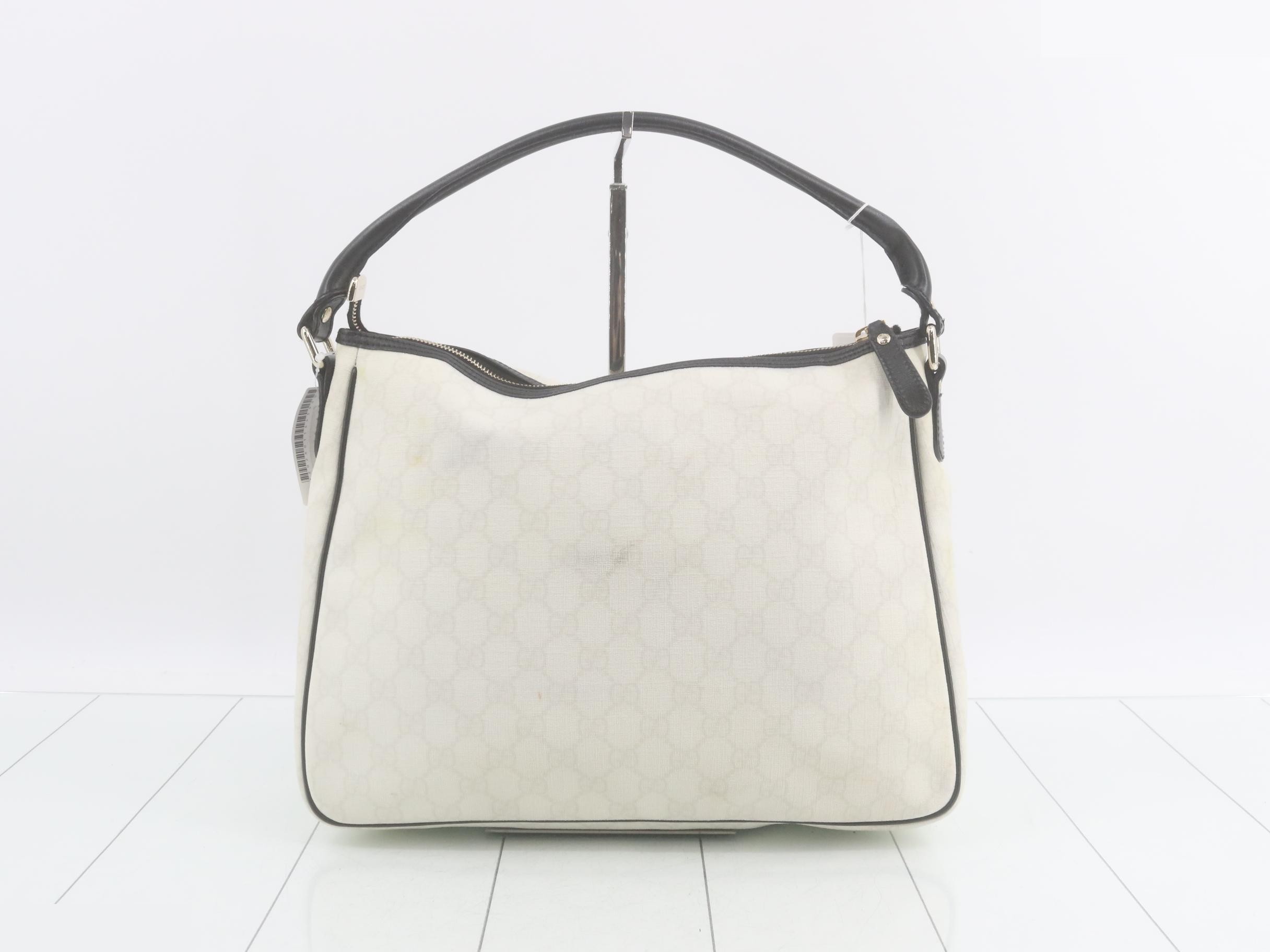 GG Supreme Shoulder Bag — view 2
