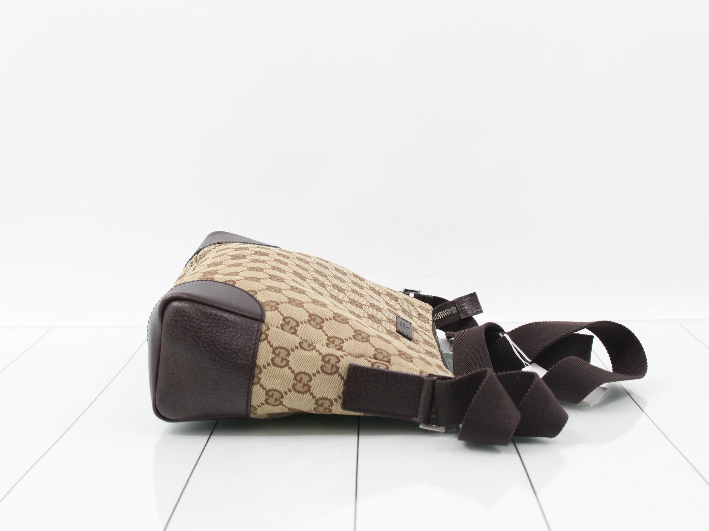 GG Canvas Shoulder Bag — view 3
