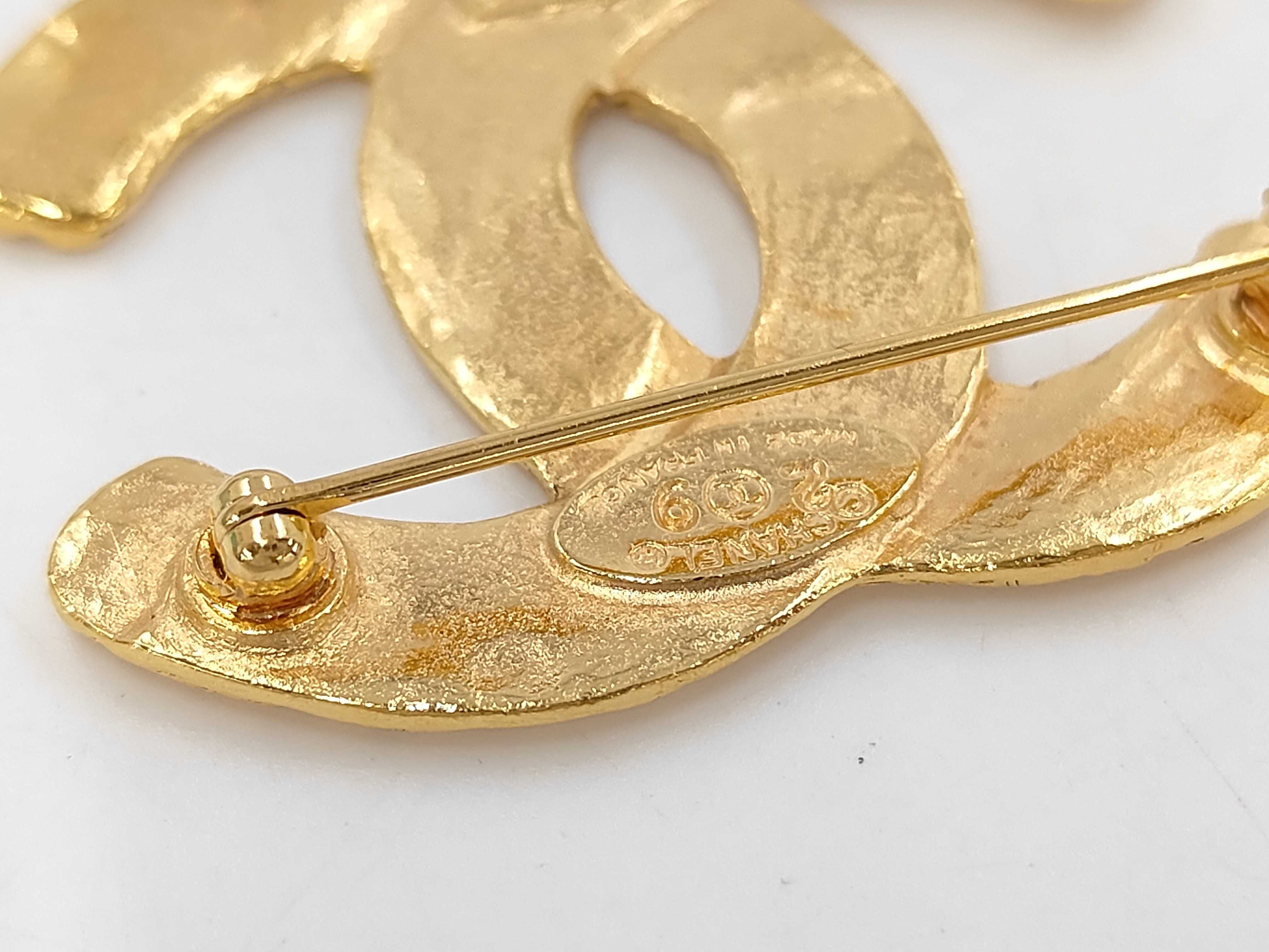 brooch 1262 Coco Mark braided gold brooch with 2 9 stamp — view 4