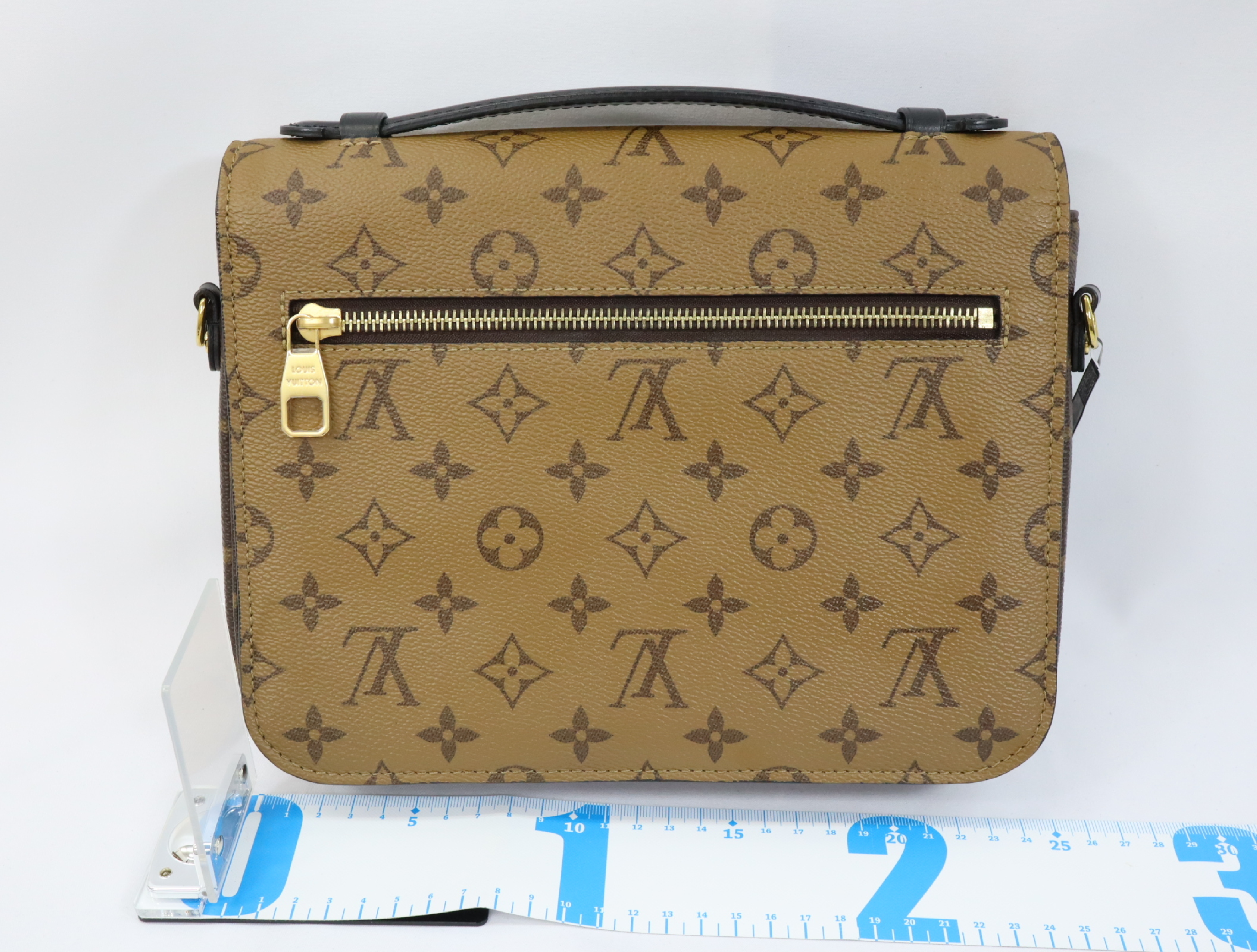 Monogram Reverse Pochette Metis MM M44876 Shoulder Bag (RFID detected) — view 2