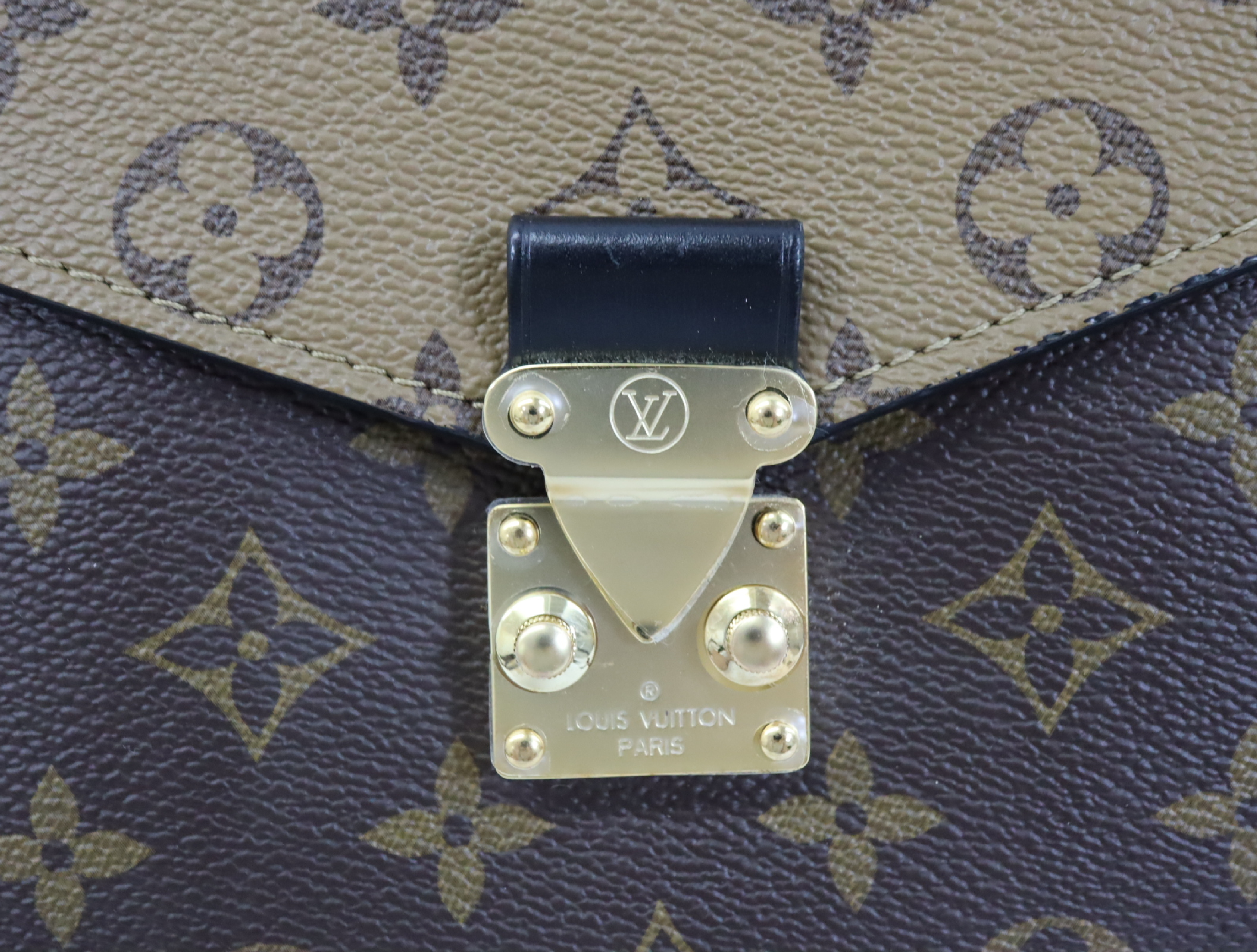 Monogram Reverse Pochette Metis MM M44876 Shoulder Bag (RFID detected) — view 11