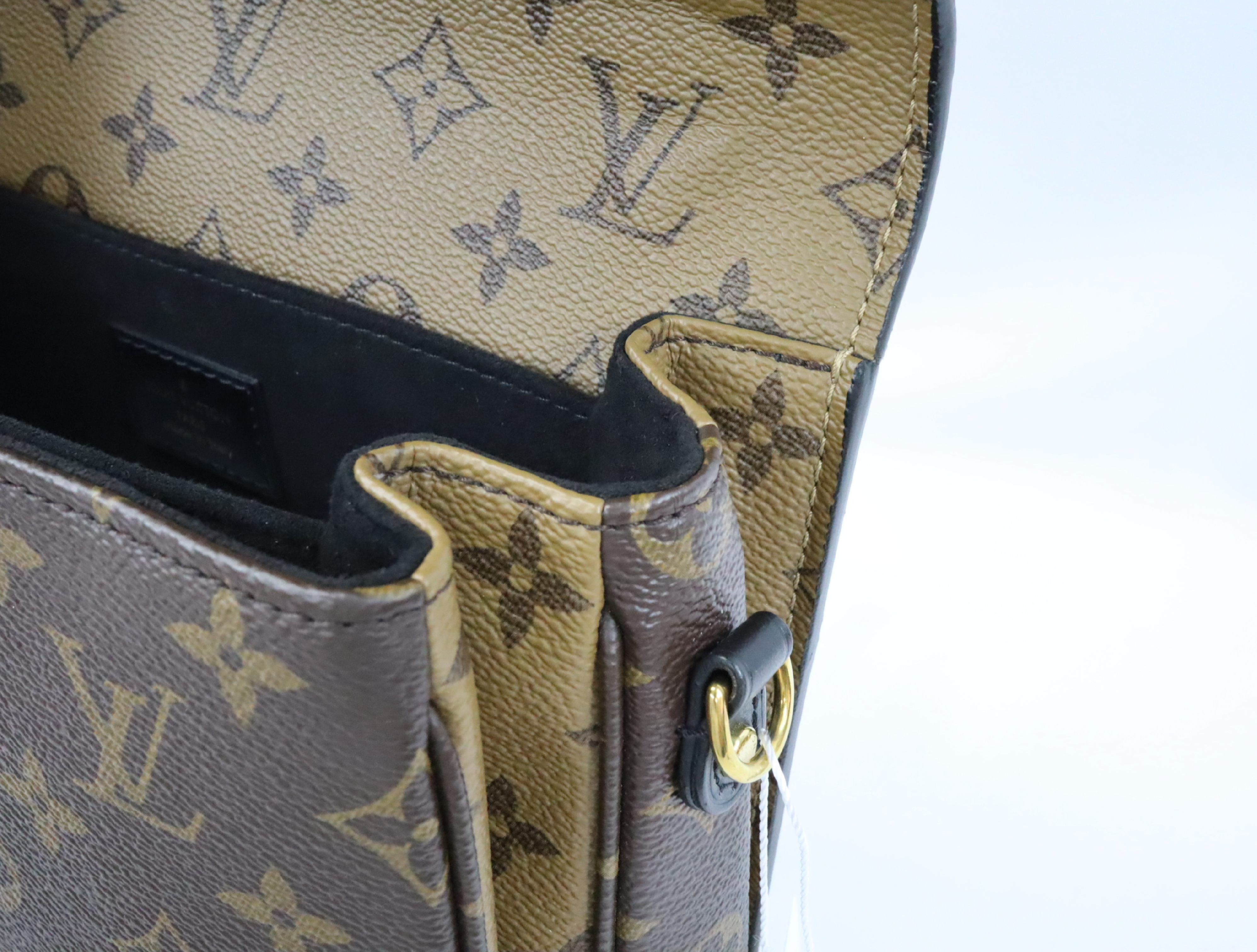 Monogram Reverse Pochette Metis MM M44876 Shoulder Bag (RFID detected) — view 15