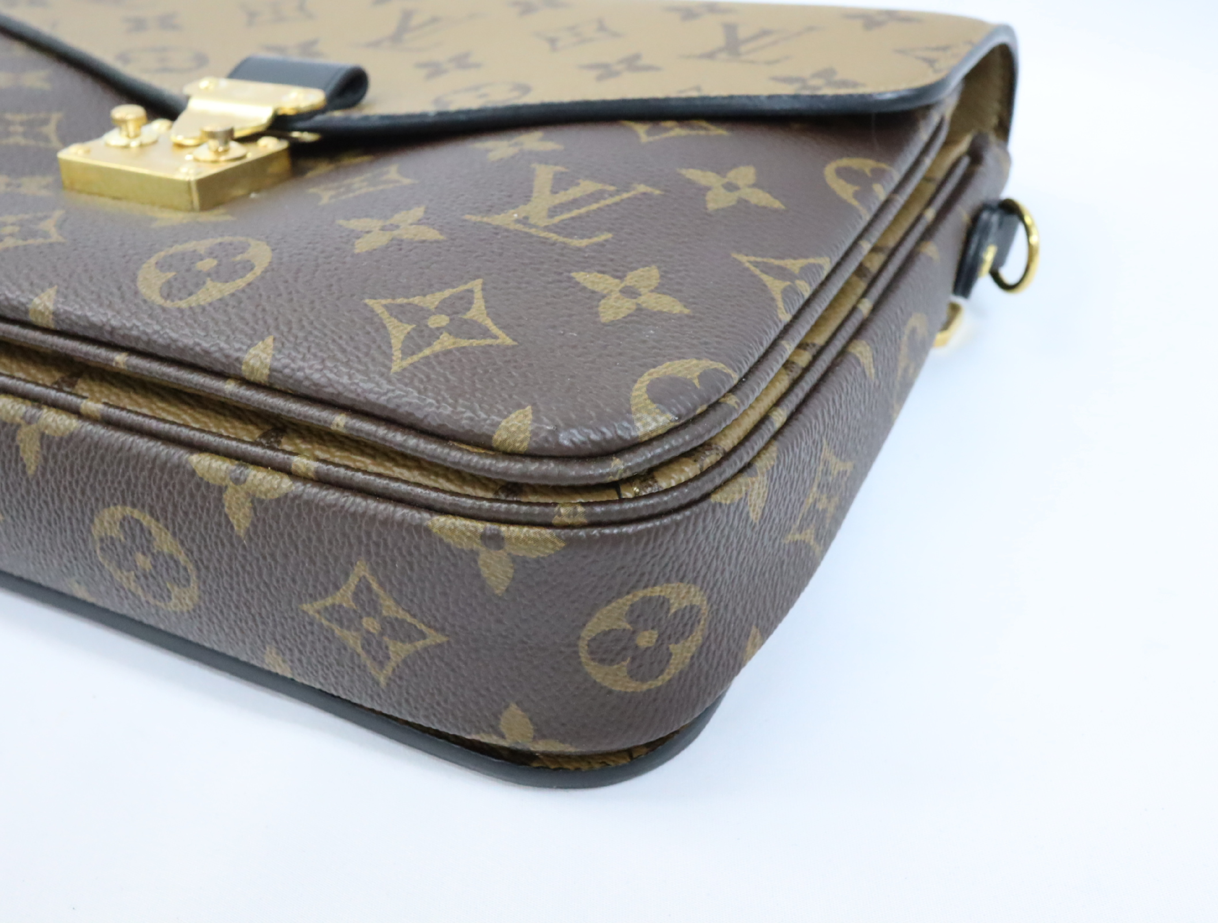 Monogram Reverse Pochette Metis MM M44876 Shoulder Bag (RFID detected) — view 6