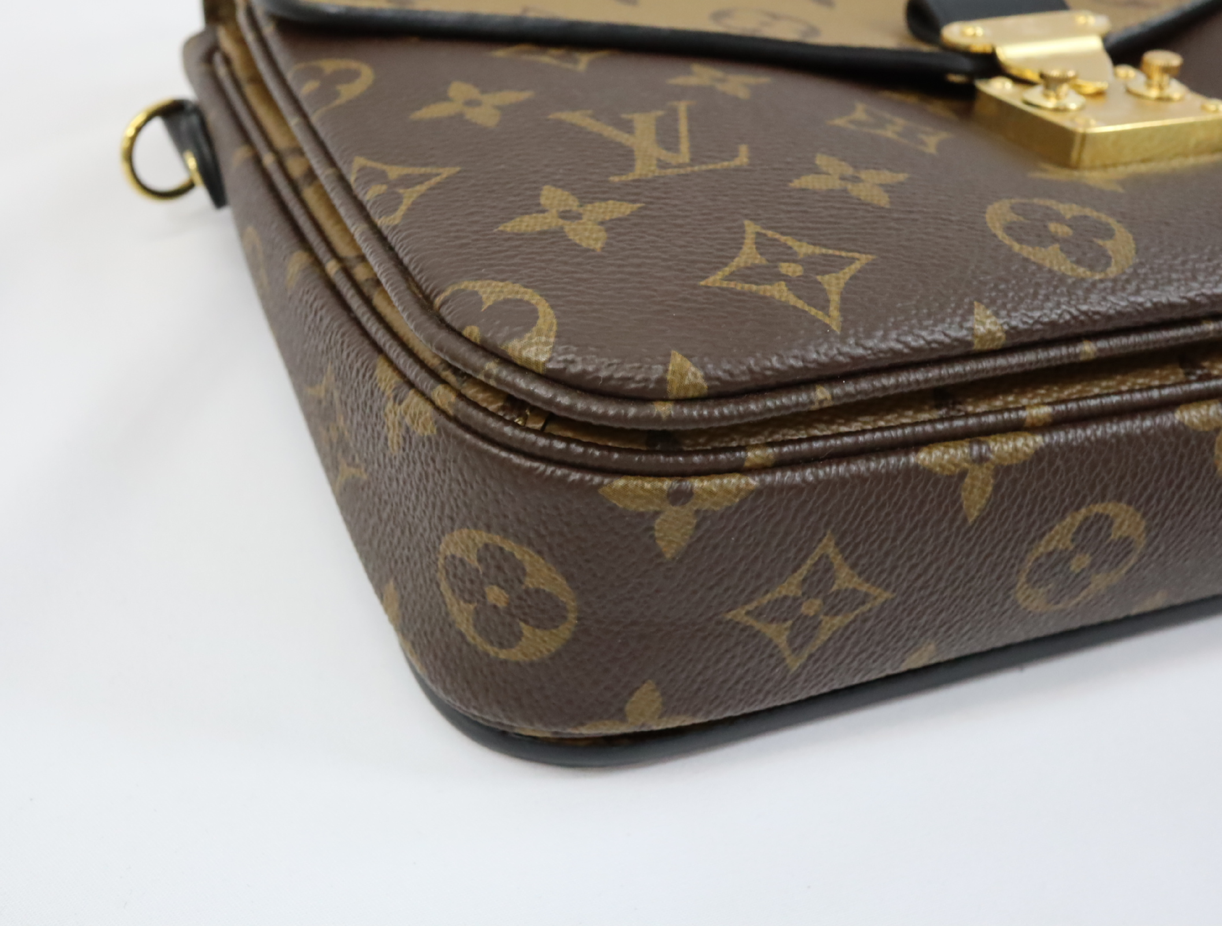 Monogram Reverse Pochette Metis MM M44876 Shoulder Bag (RFID detected) — view 7