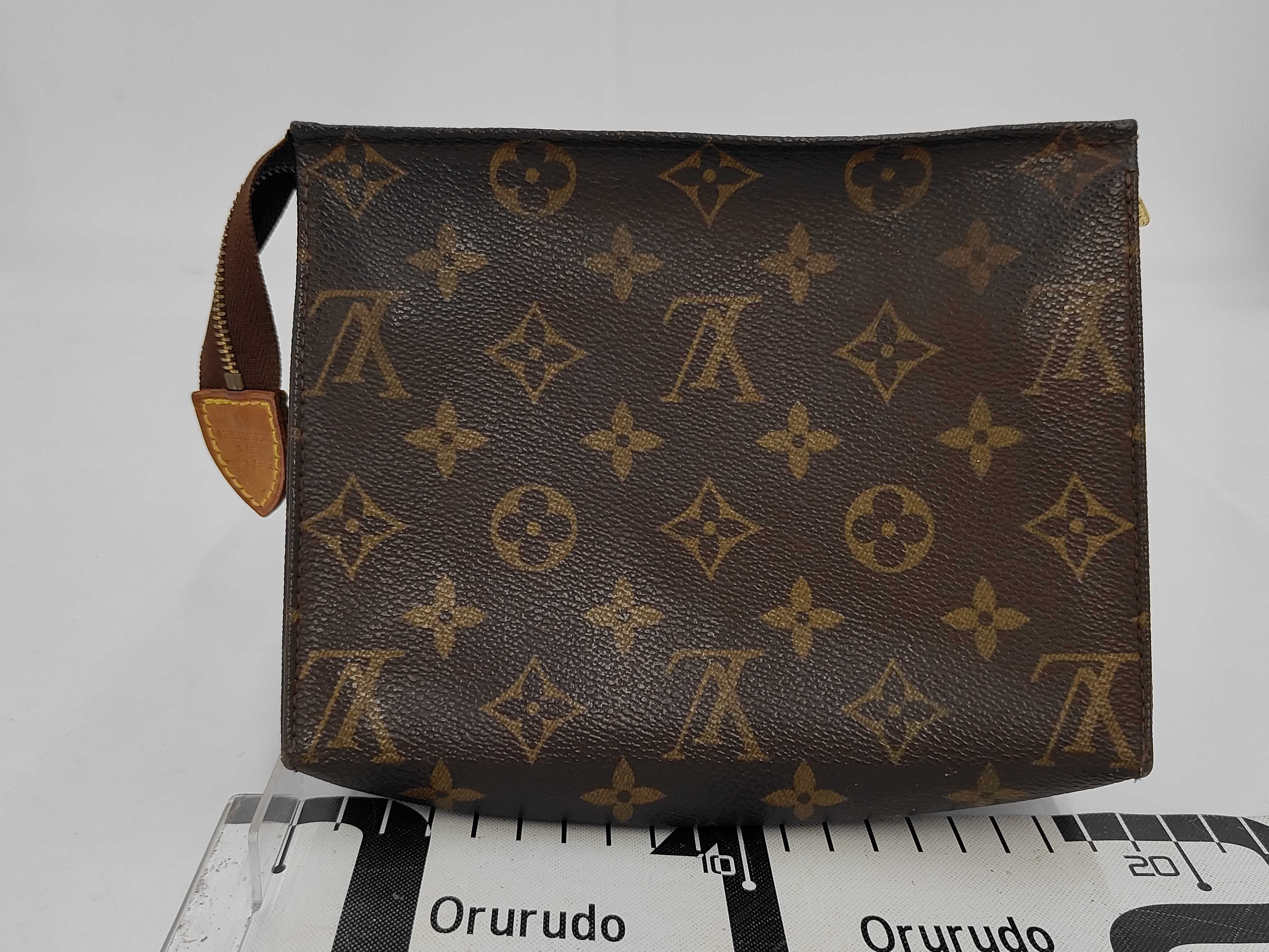 Monogram Louis Vuitton Pochette Toilette 19 Clutch Bag — view 2
