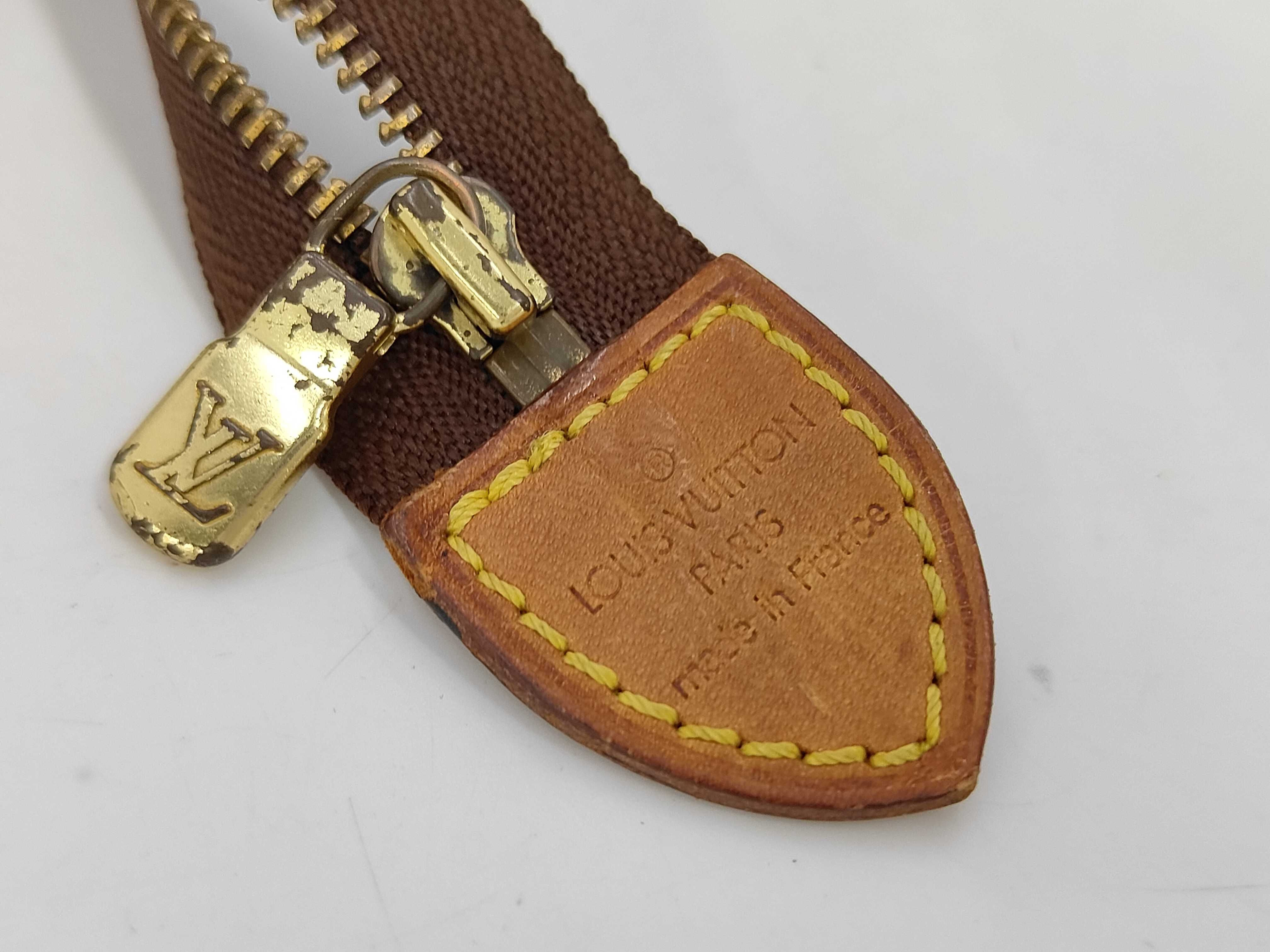 Monogram Louis Vuitton Pochette Toilette 19 Clutch Bag — view 7