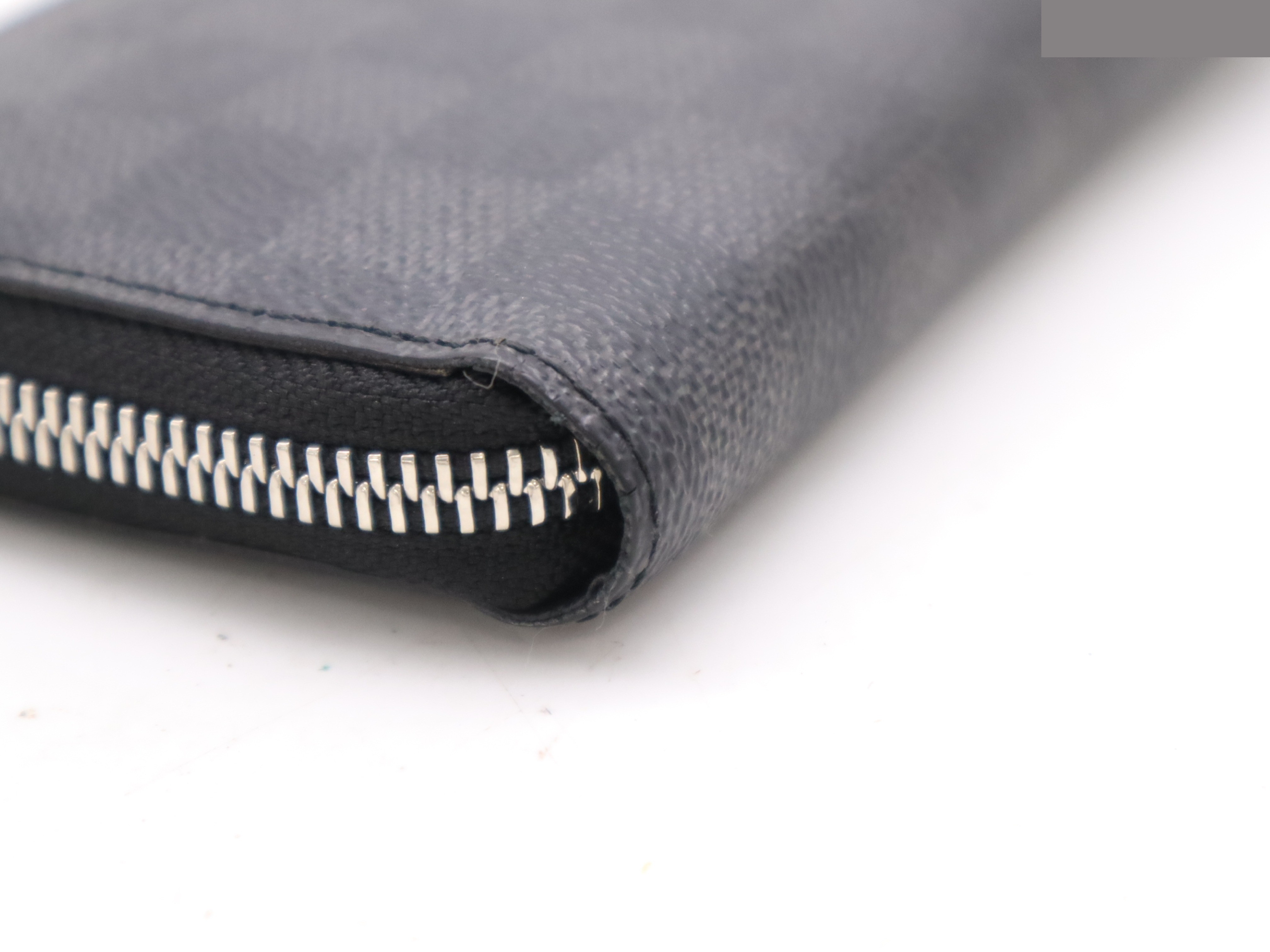 zippy wallet vertical — view 6