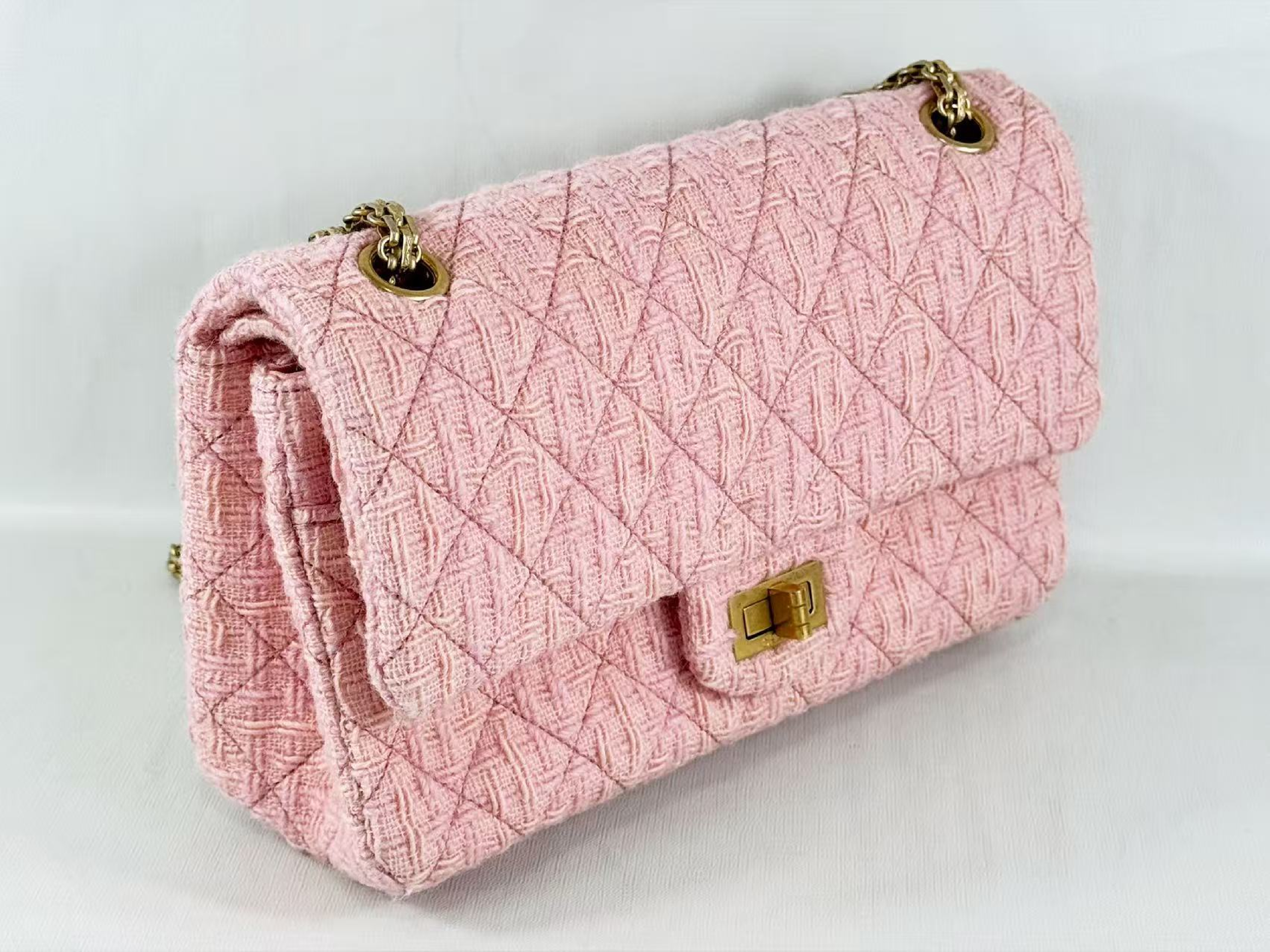 Tweed 2.55 Double Flap Matelassé Shoulder Bag, Approx. W25cm, Serial Number [Includes Dust Bag, Authenticity Card, and Seal] Vintage Gold Hardware 23170742 Shoulder Bag — view 6