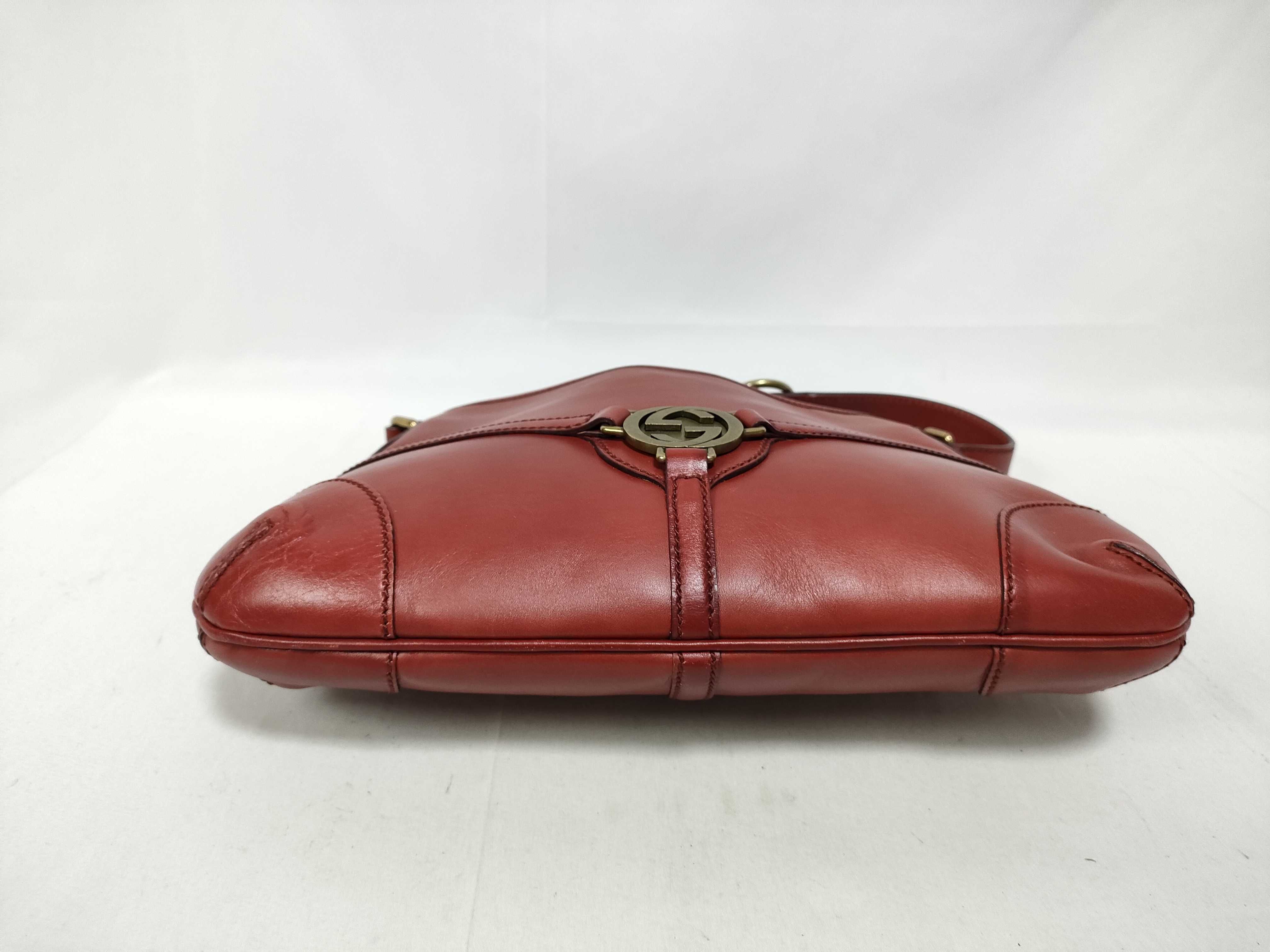 One-Shoulder Bag, Interlocking Leather Shoulder Bag — view 3