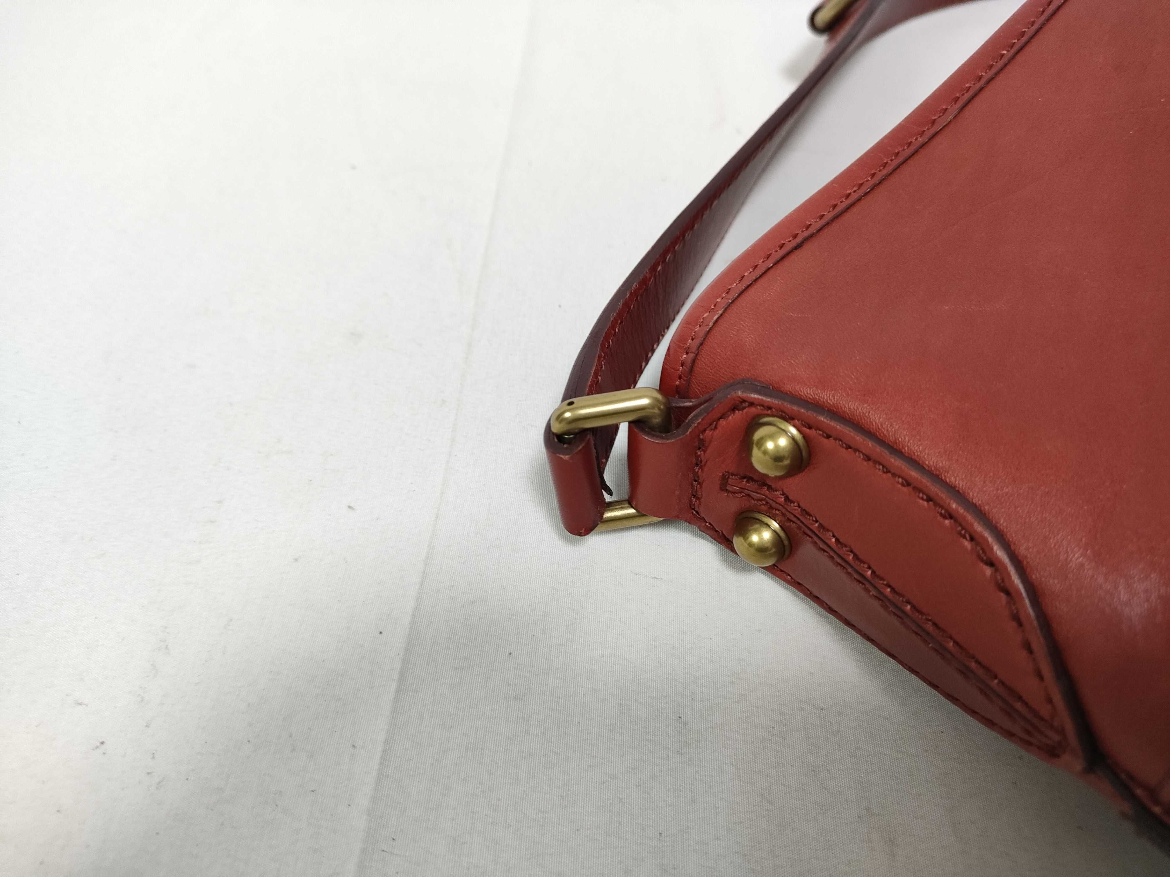 One-Shoulder Bag, Interlocking Leather Shoulder Bag — view 7