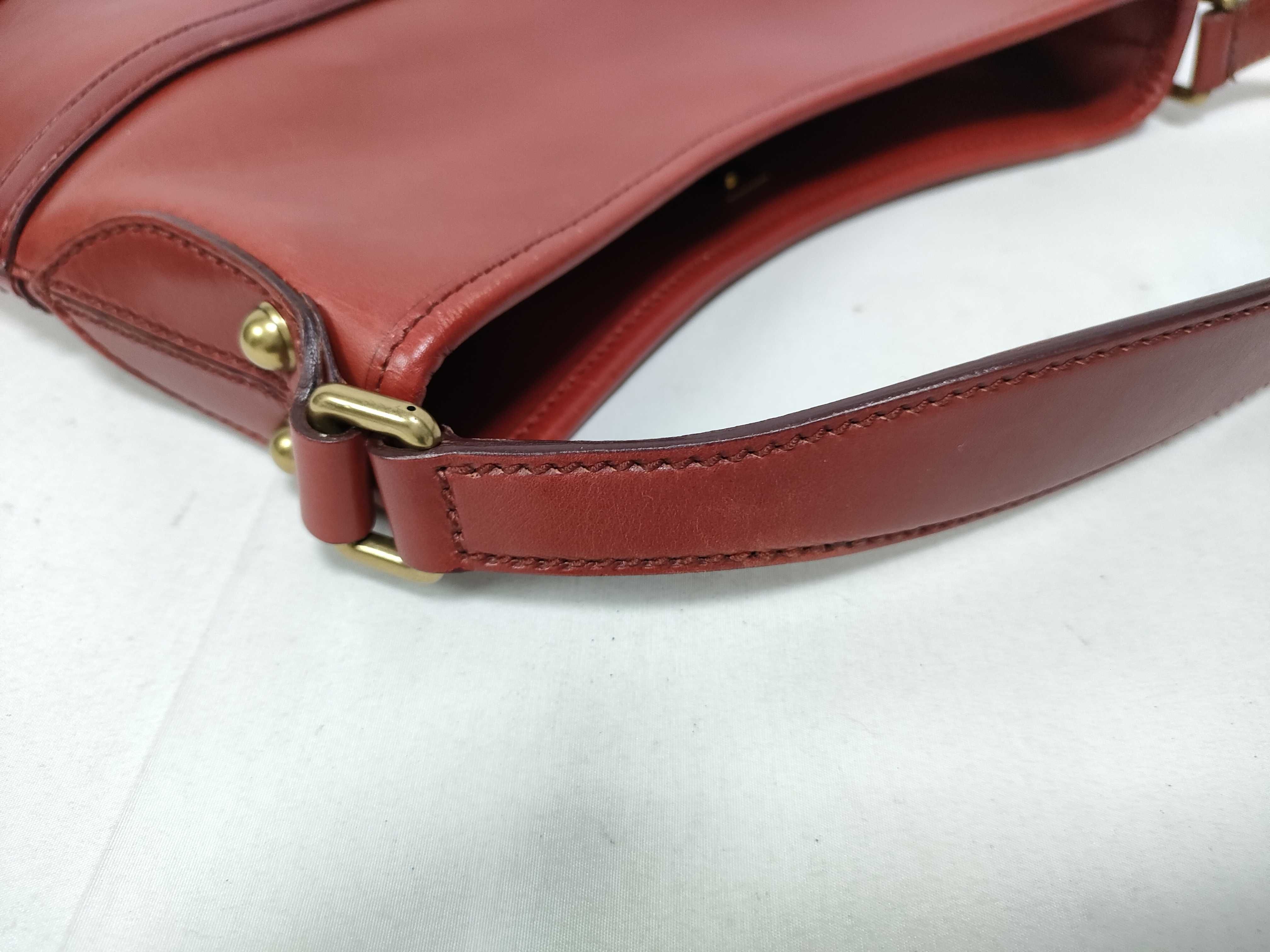 One-Shoulder Bag, Interlocking Leather Shoulder Bag — view 9