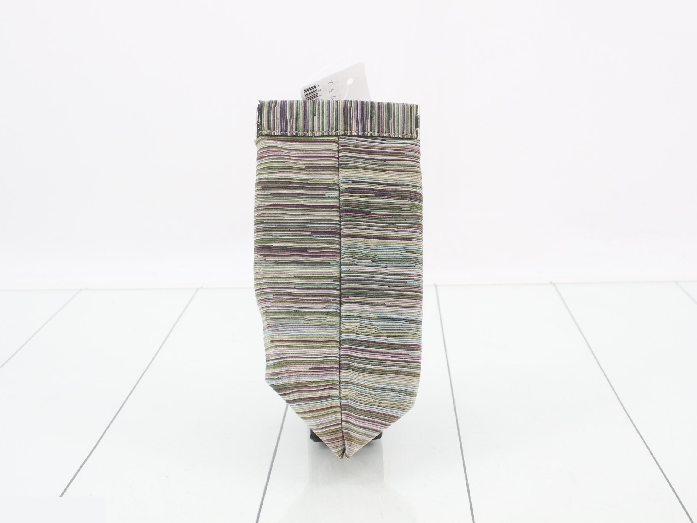 Eyeglasses case, vibrato — view 2