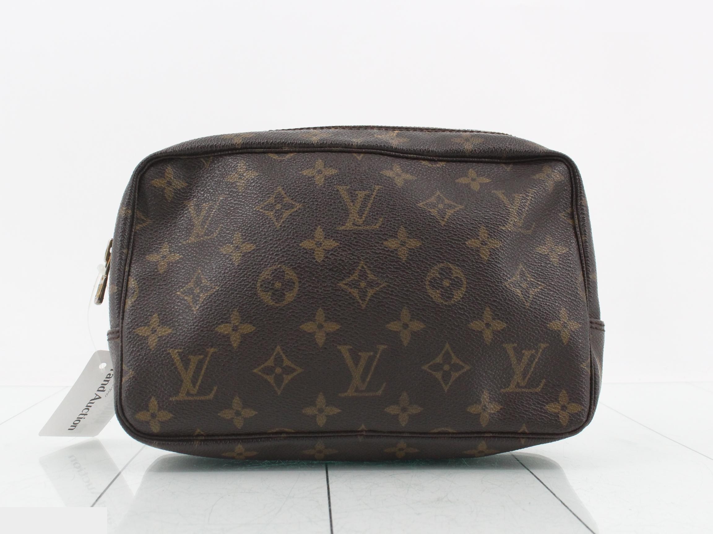 Trousses Toilette 28 Monogram M47522