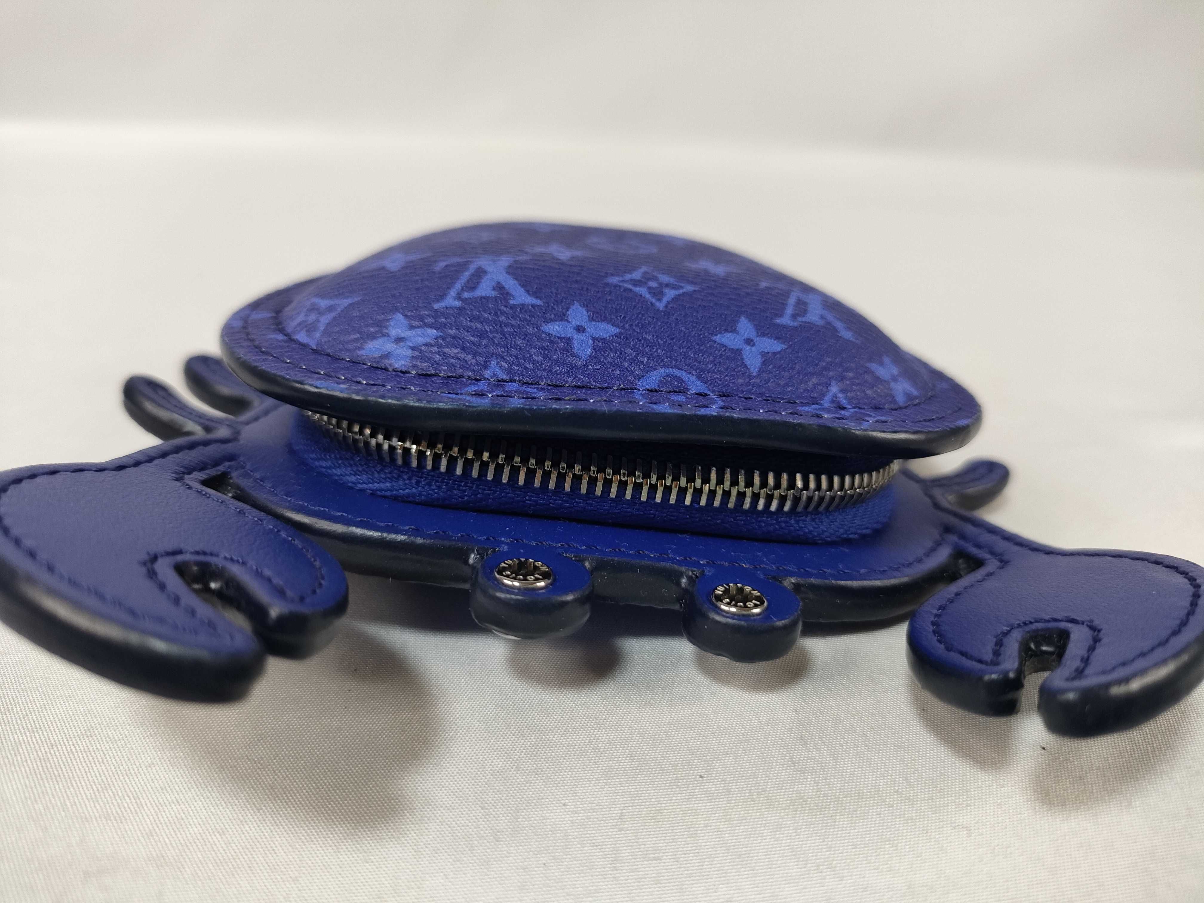 Monogram M02217 LV Club Bag Charm Coin Case — view 8