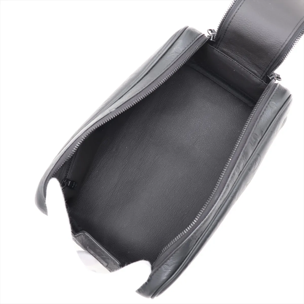 Monogram Shadow Dopp Kit M12645 Black (RFID detected) — view 5