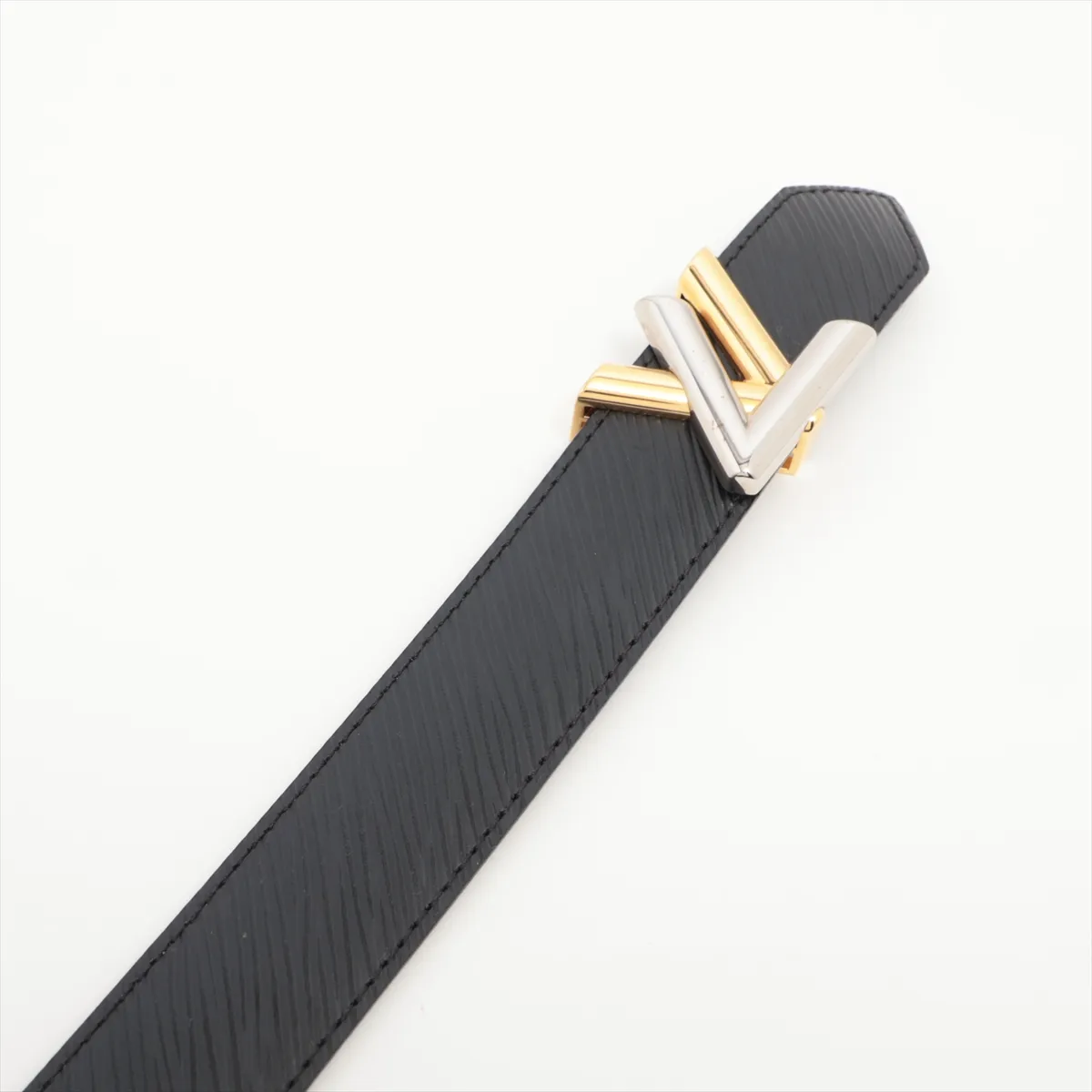 M9360 Ceinture Twist BC4116 Belt, size 90, Leather, Black. Shows signs of wear including — view 2