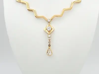 Other line: Precious metal necklaces and pendants, neck circumference approximately 46 cm.
