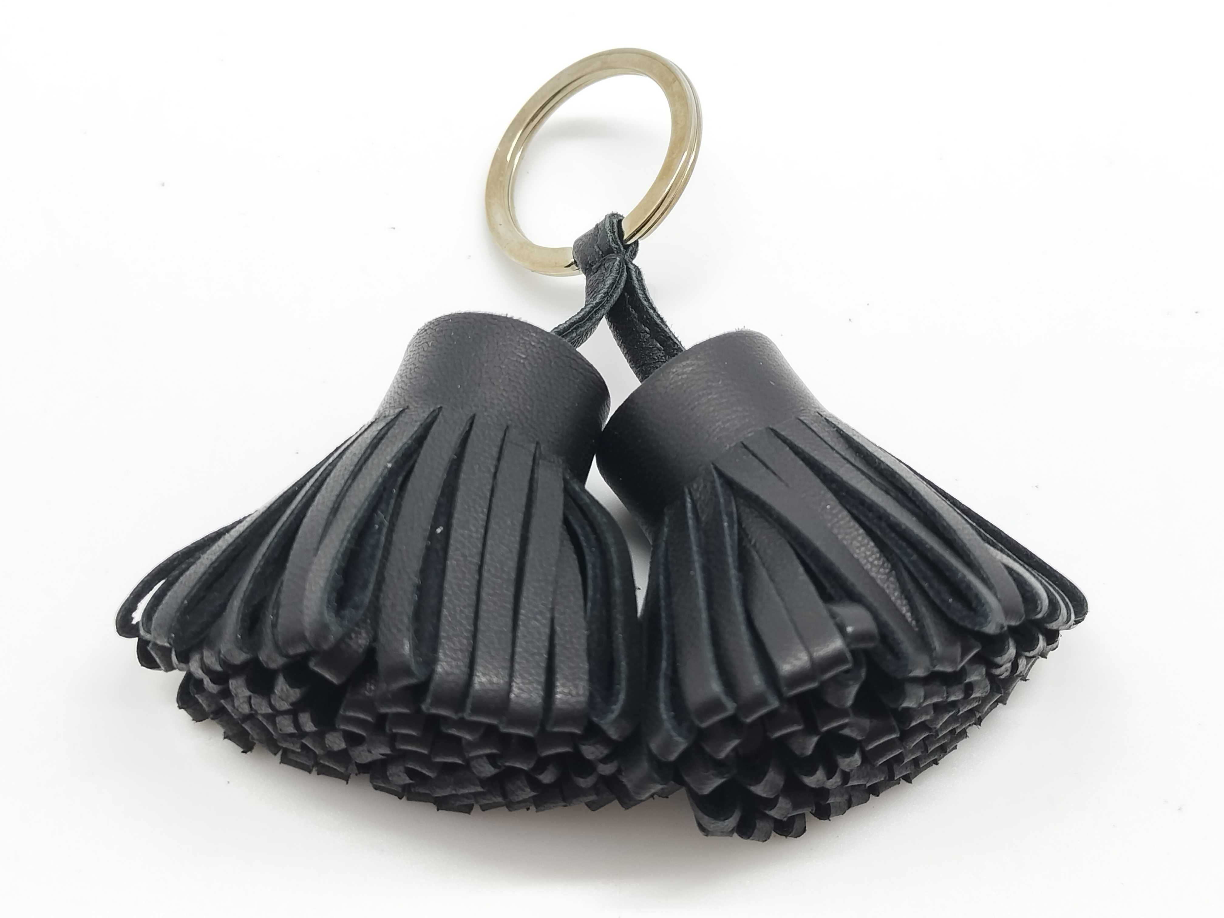 Carmen Unodos Noir Key Case/Keychain