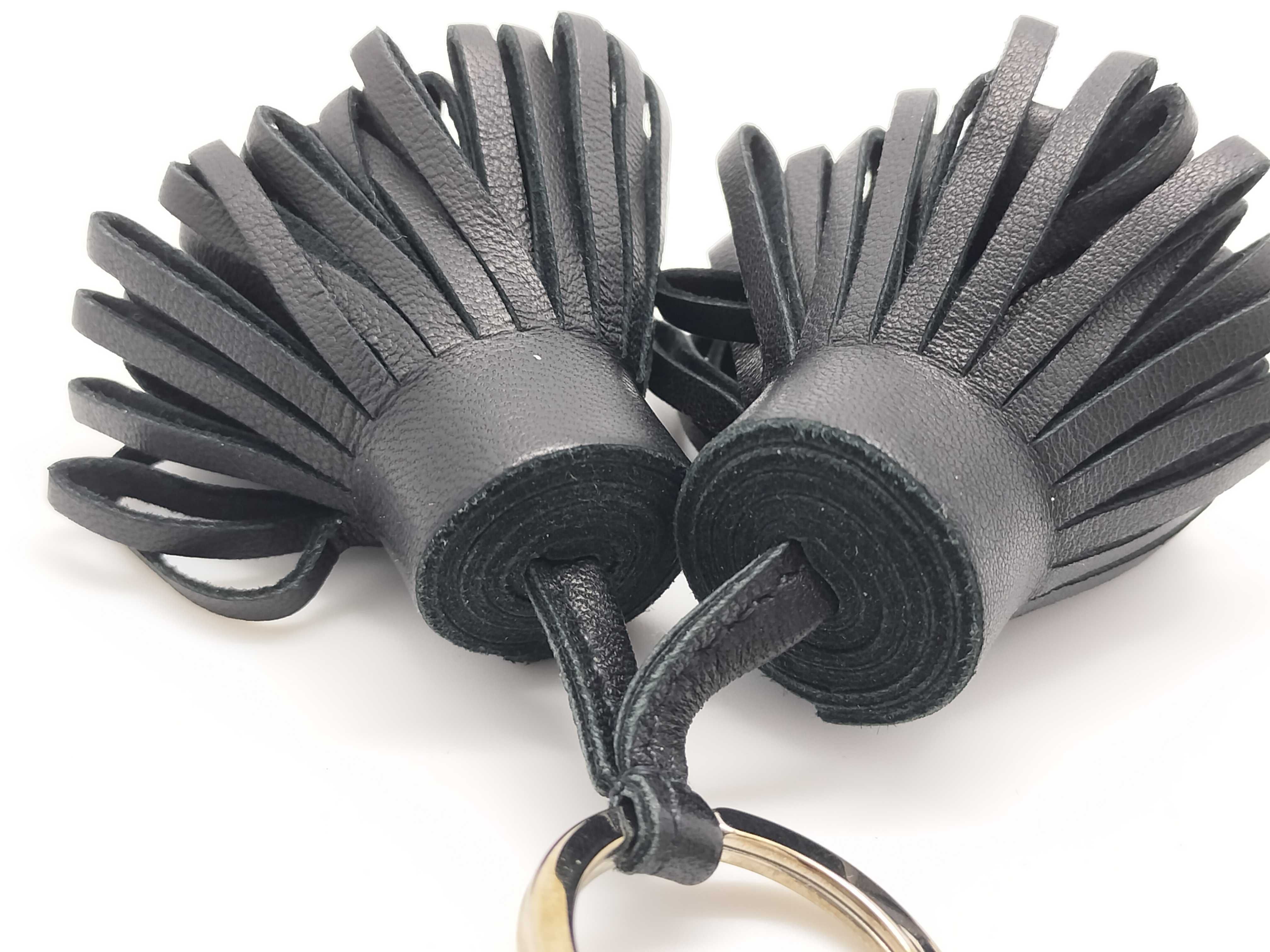 Carmen Unodos Noir Key Case/Keychain — view 8