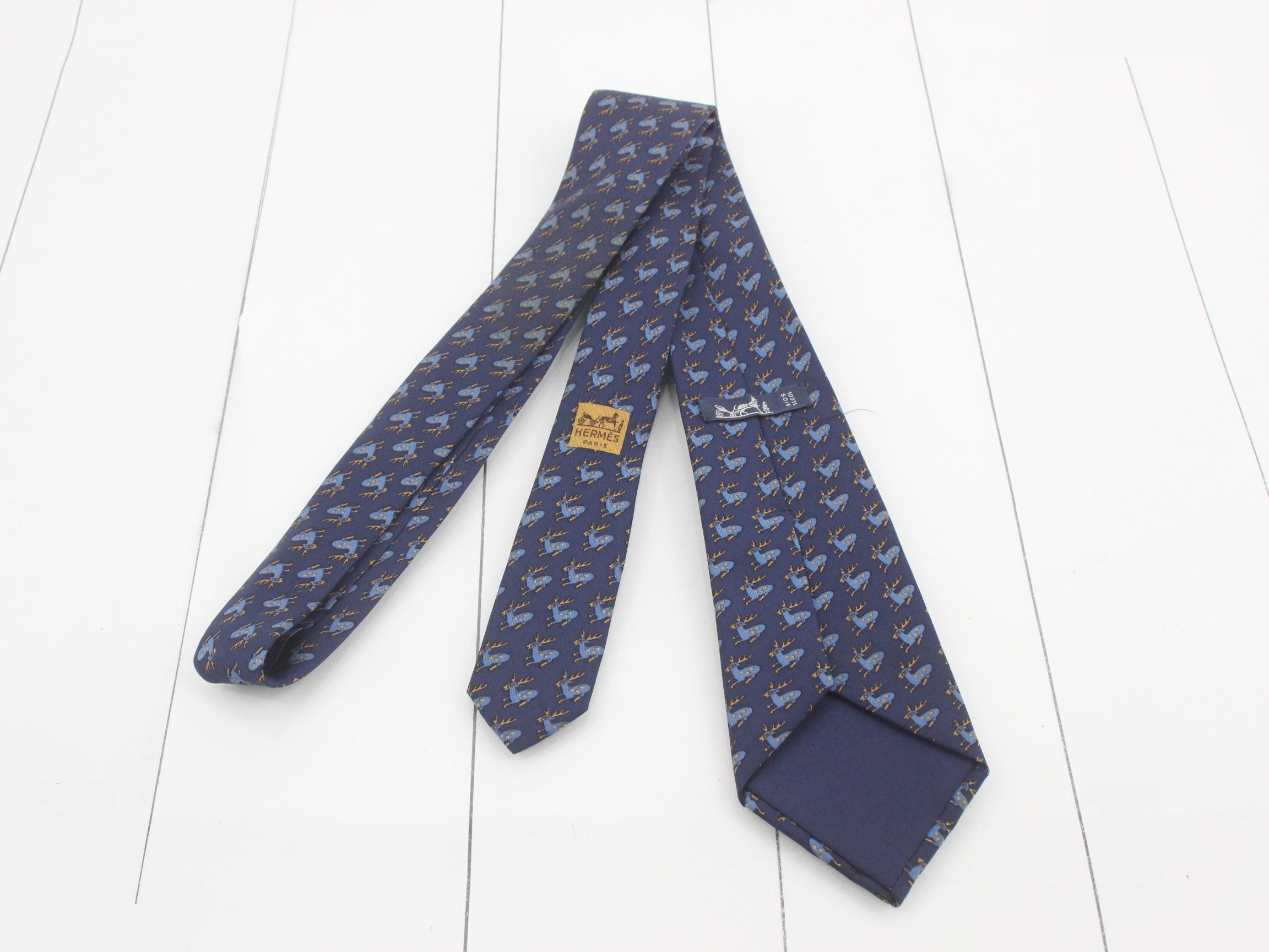 tie — view 2