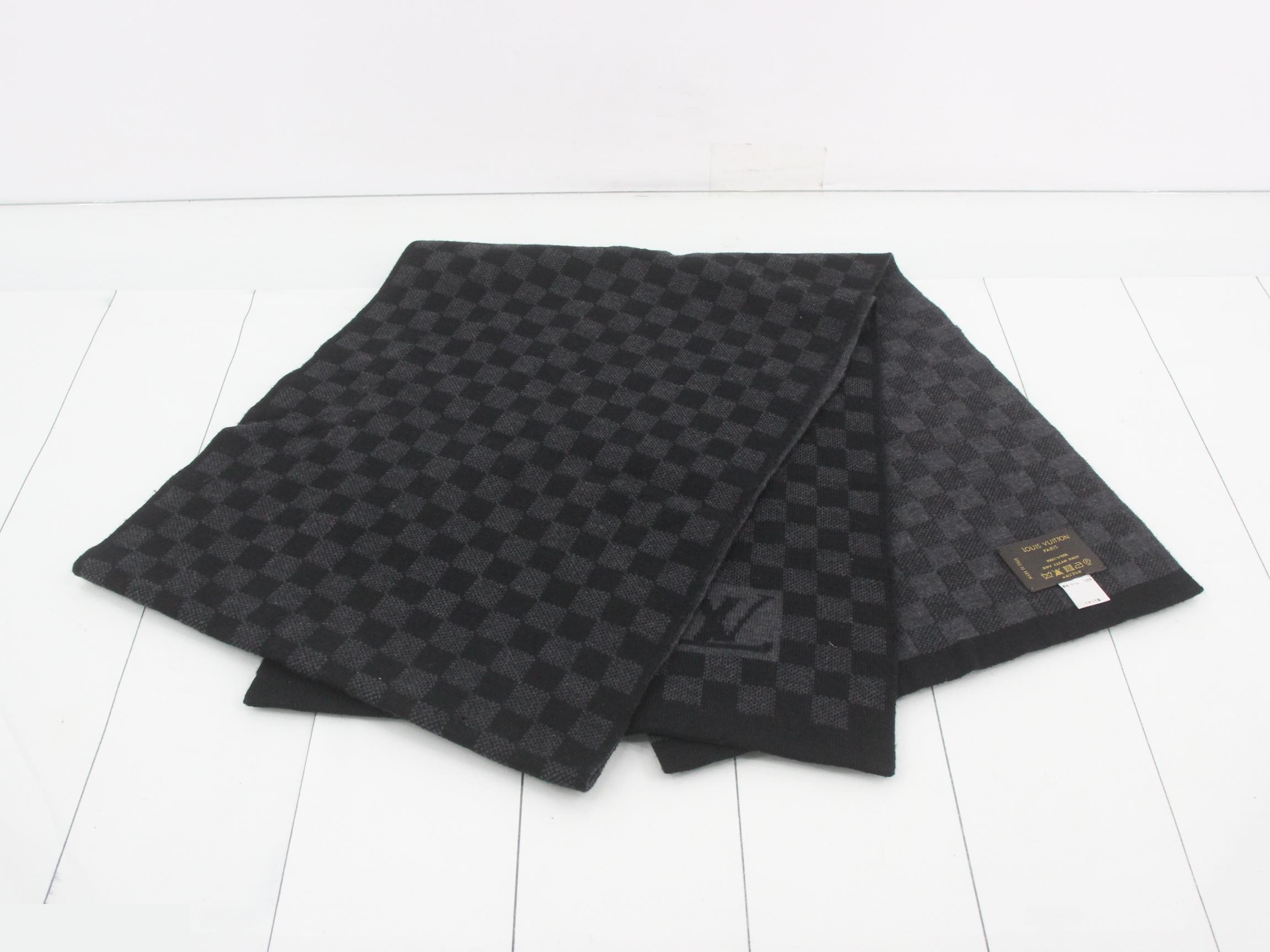 Damier scarf with tags — view 3