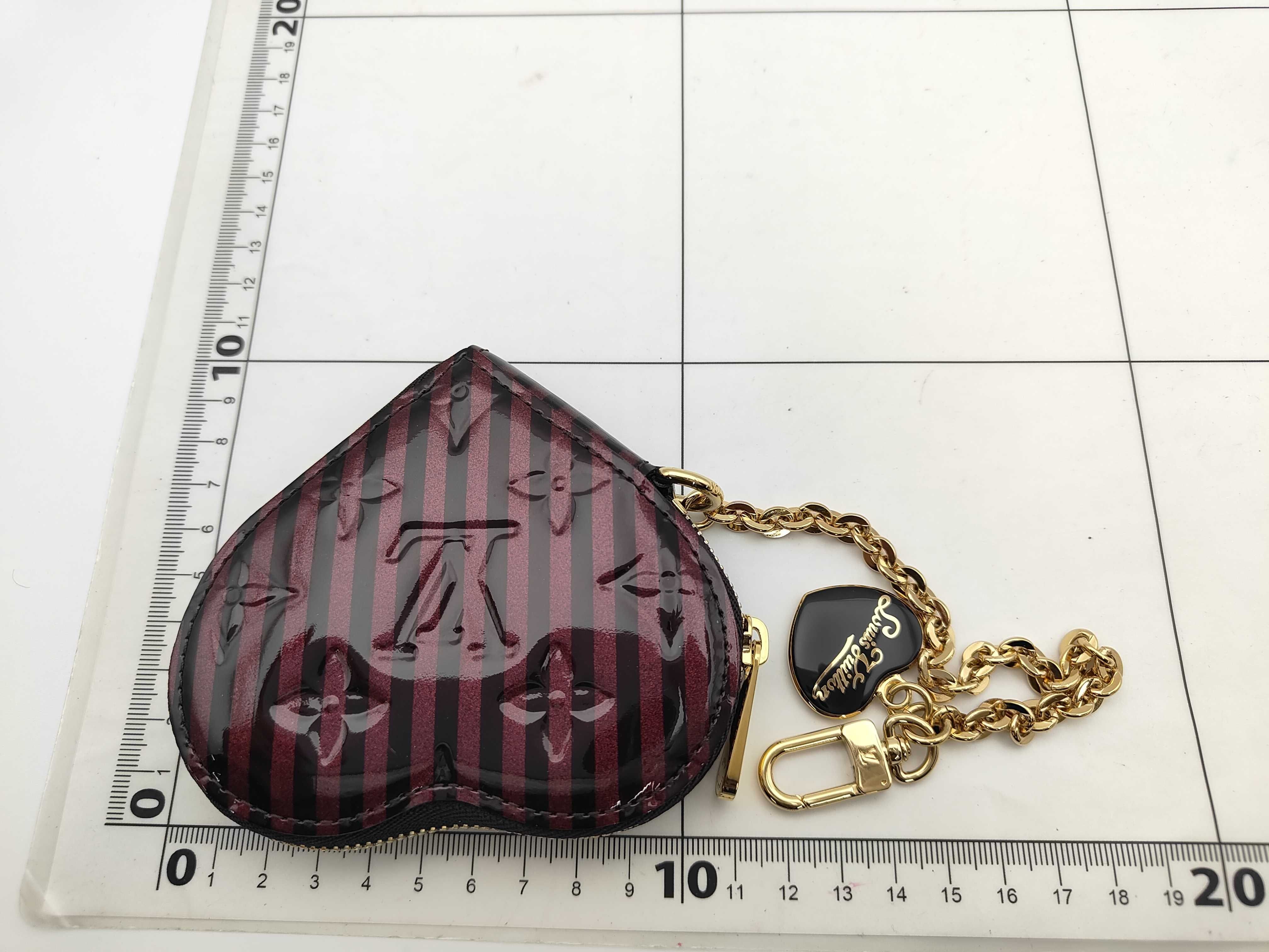 M91713 Vernis Coin Case Wallet 25 Coin Case — view 2