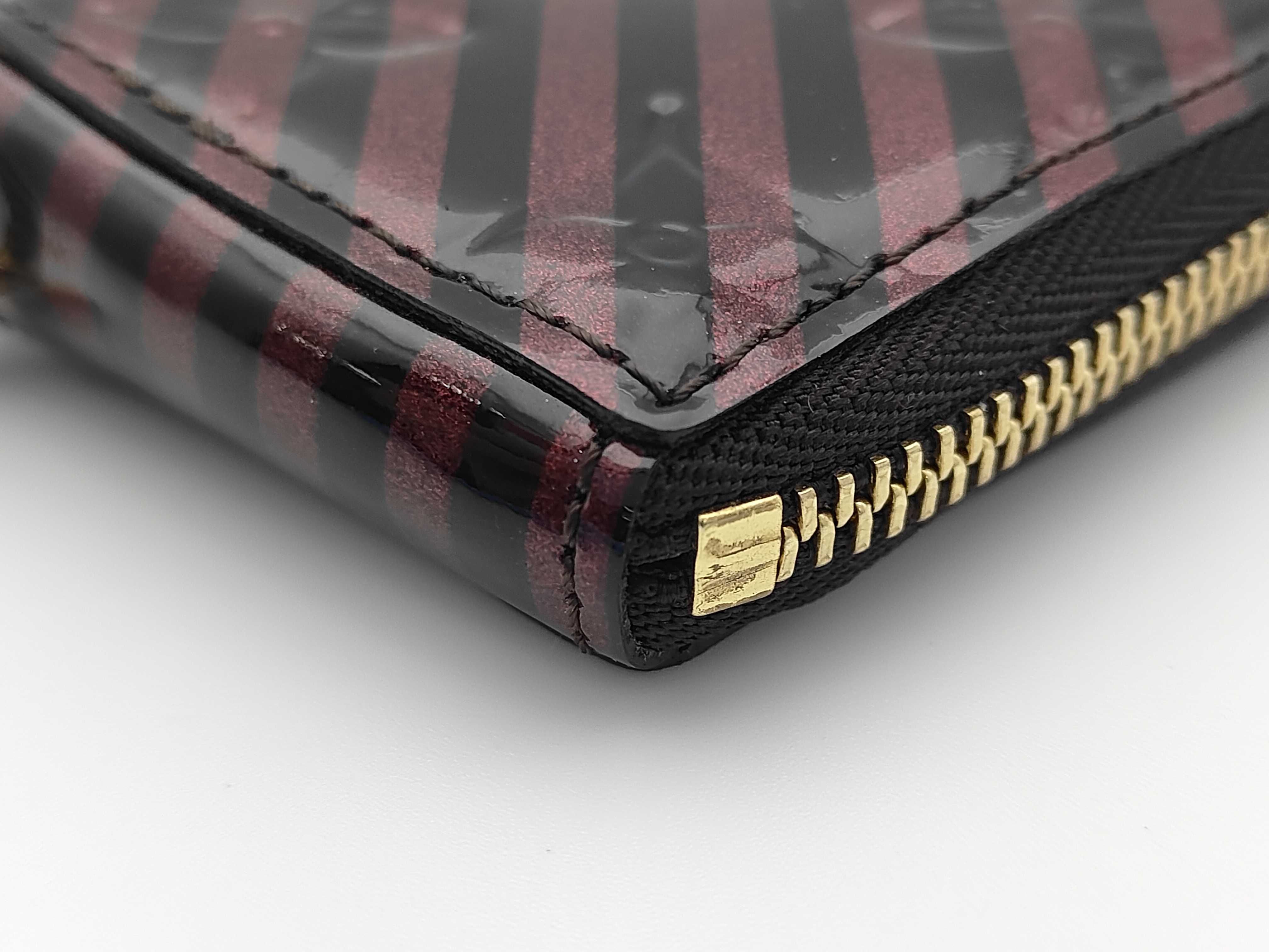 M91713 Vernis Coin Case Wallet 25 Coin Case — view 4