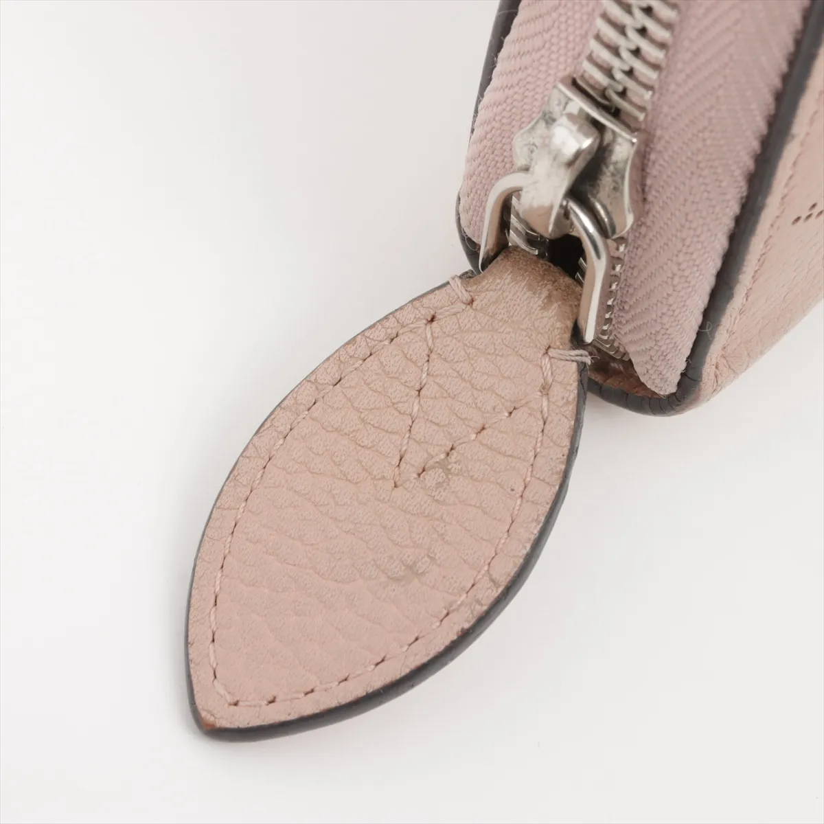 Mahina Zippy Wallet M61868 TN3119 Magnolia Round Zip Wallet — view 12