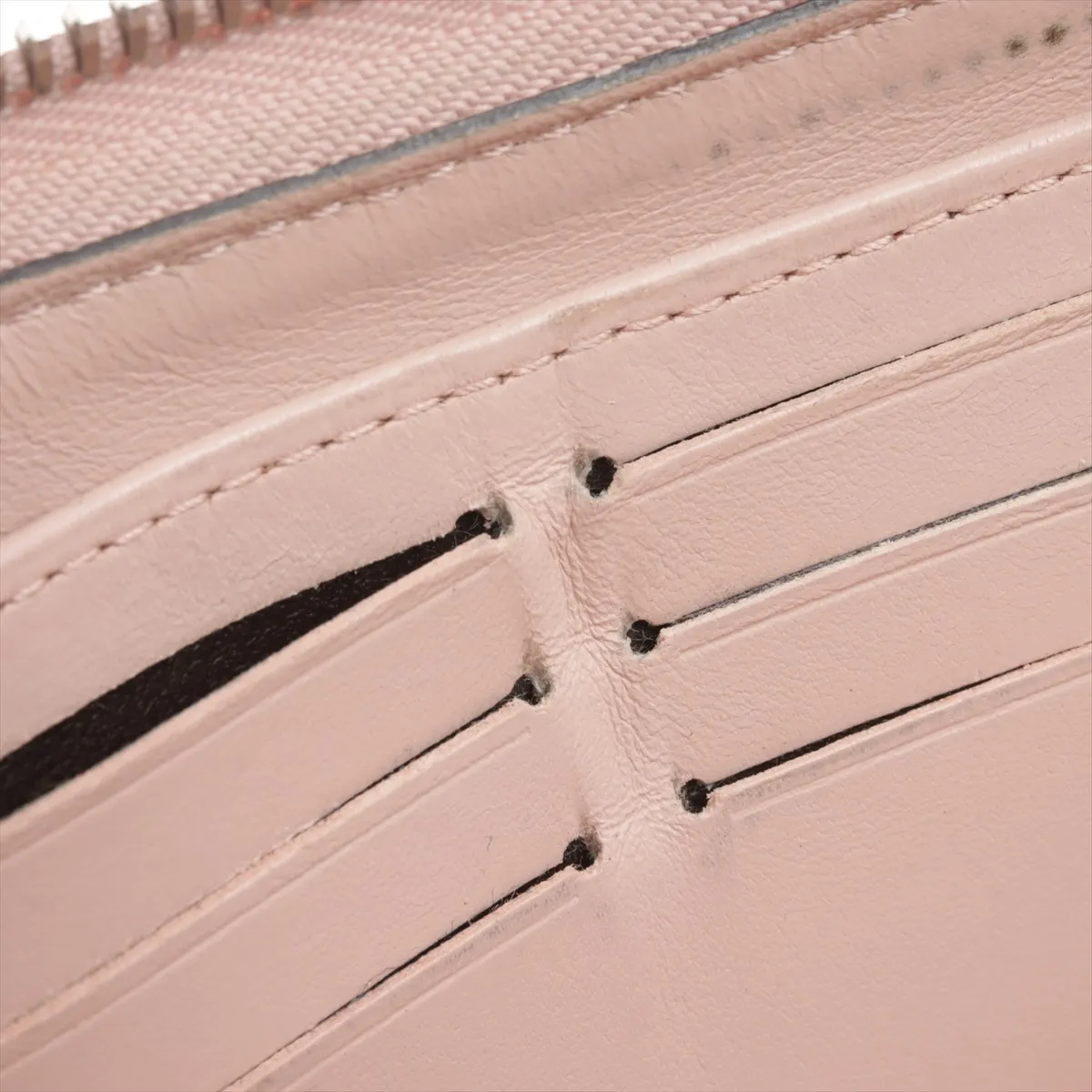 Mahina Zippy Wallet M61868 TN3119 Magnolia Round Zip Wallet — view 14