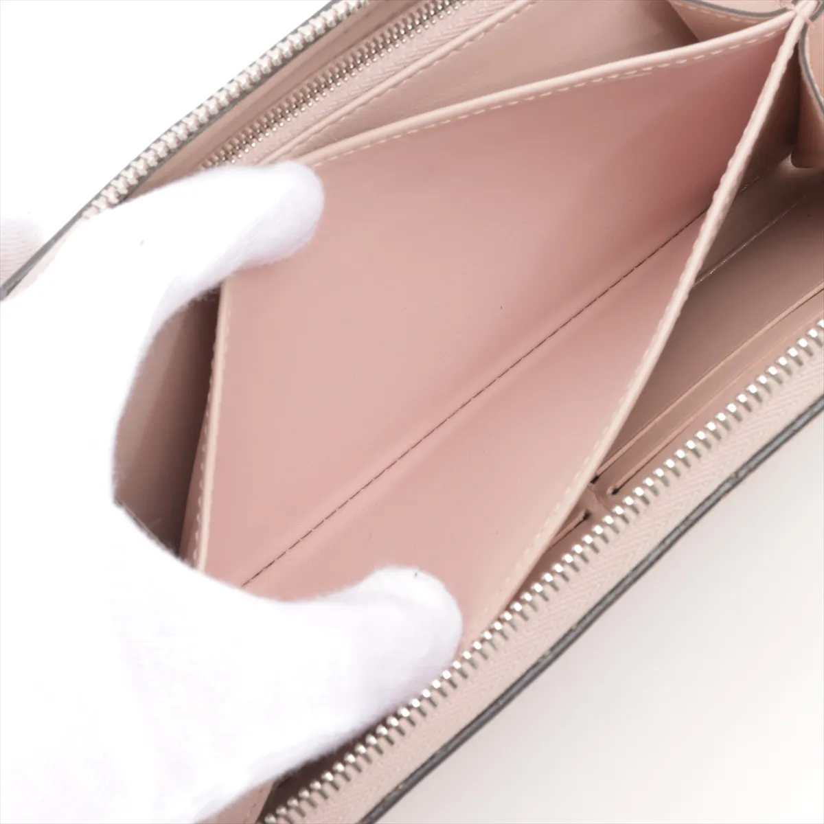 Mahina Zippy Wallet M61868 TN3119 Magnolia Round Zip Wallet — view 6